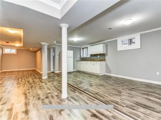 137 Banting Avenue