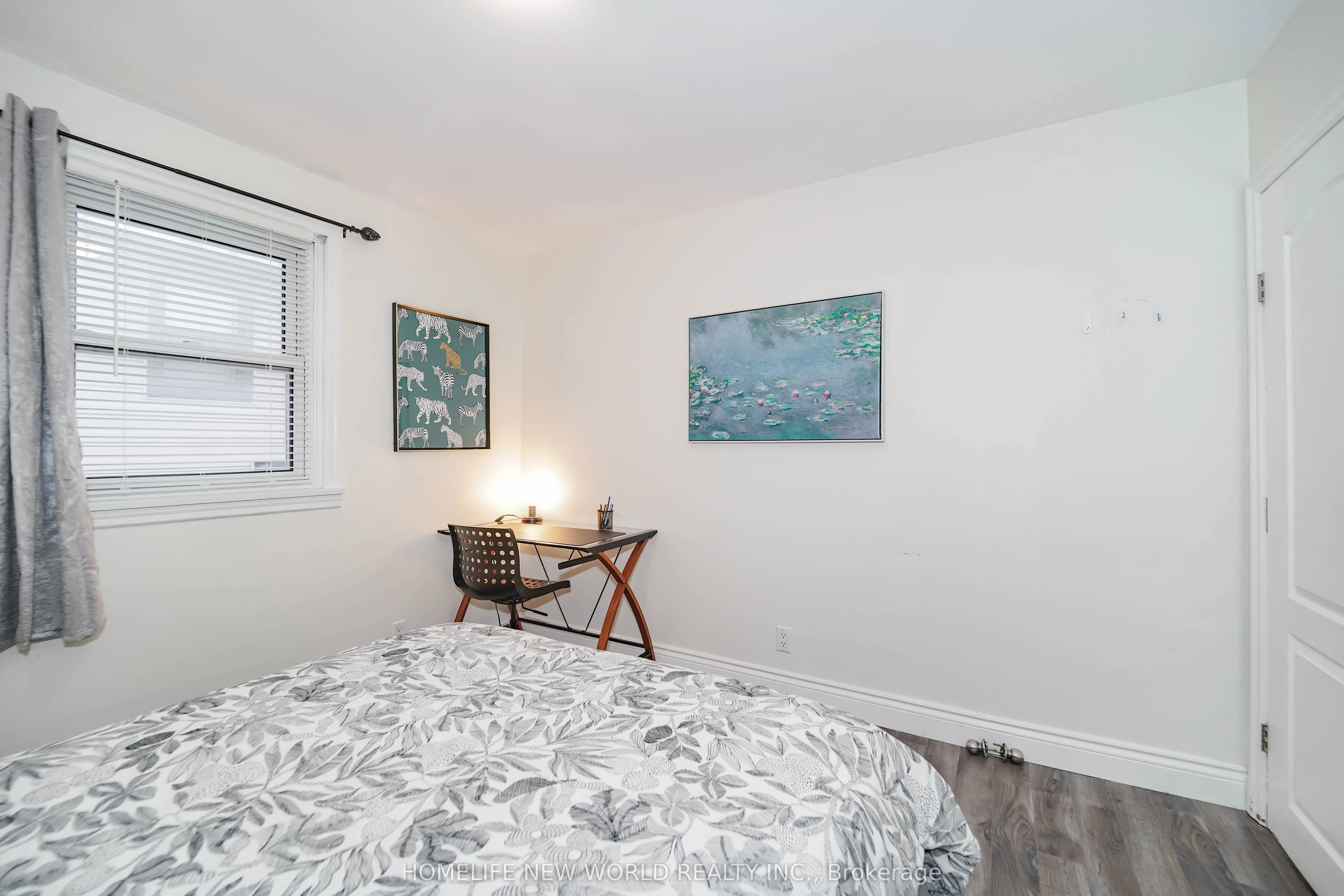 137 Banting Avenue
