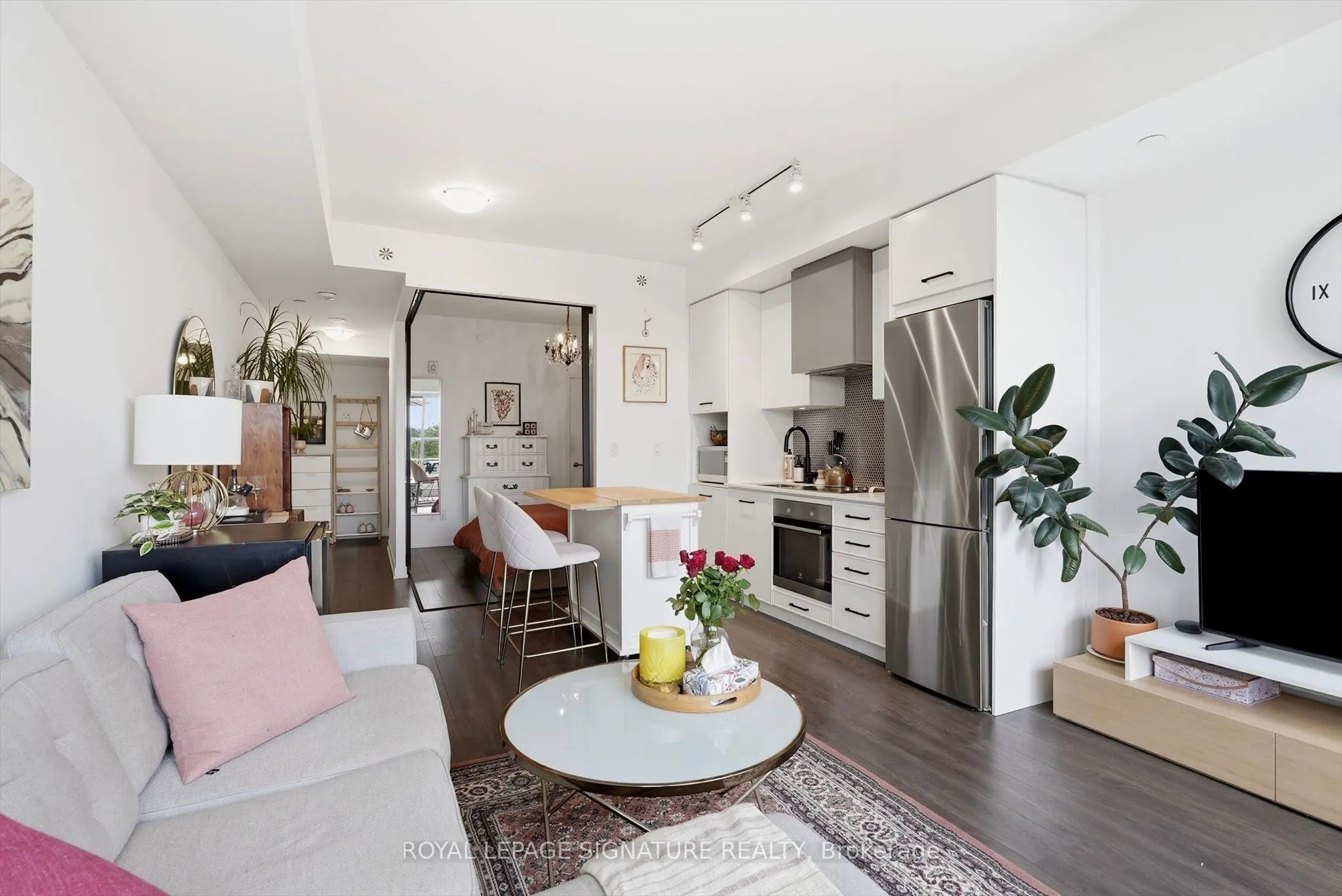 899 Queen Street E #503
