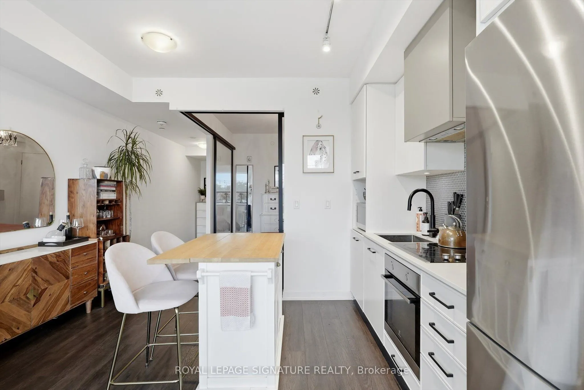 899 Queen Street E #503
