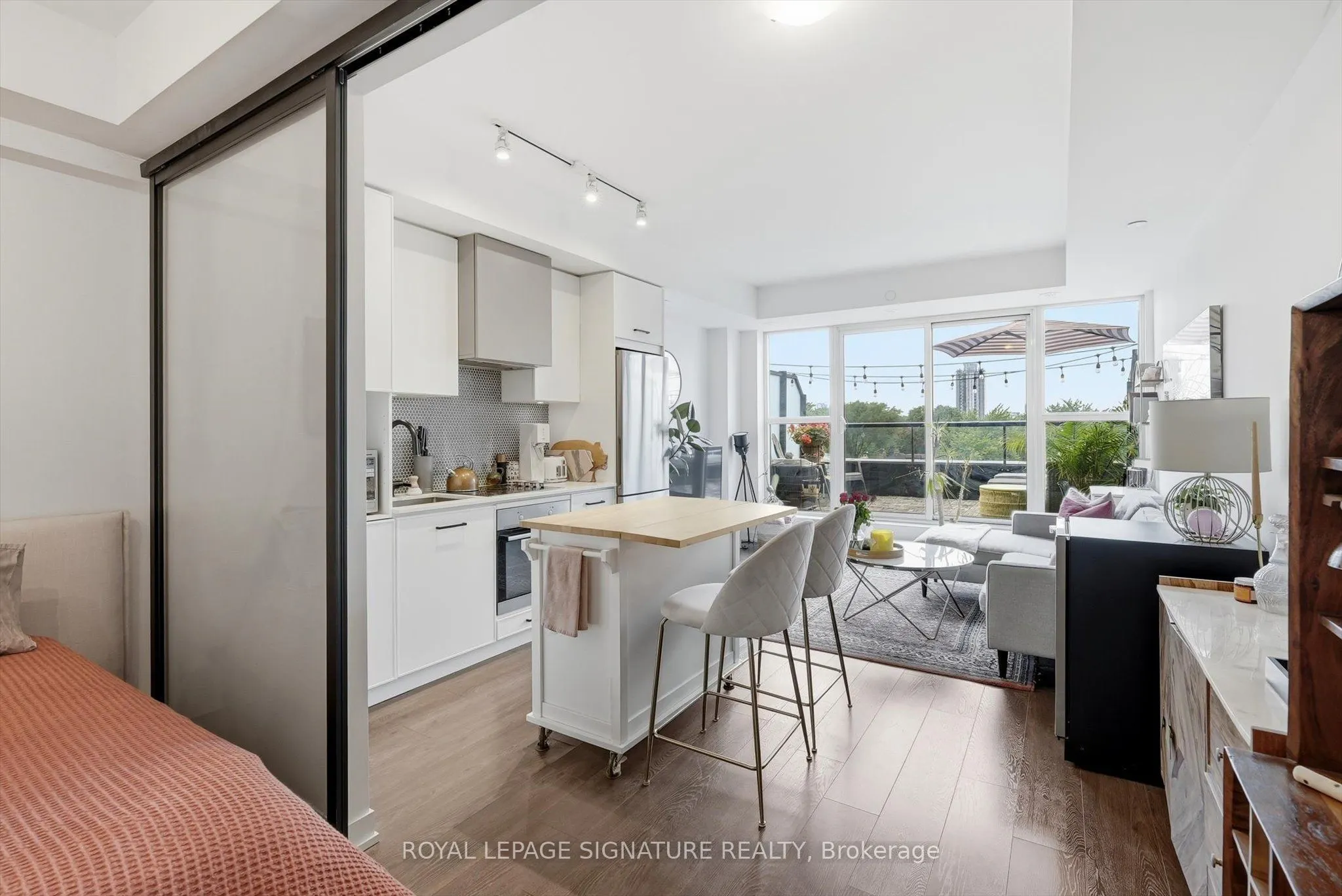 899 Queen Street E #503