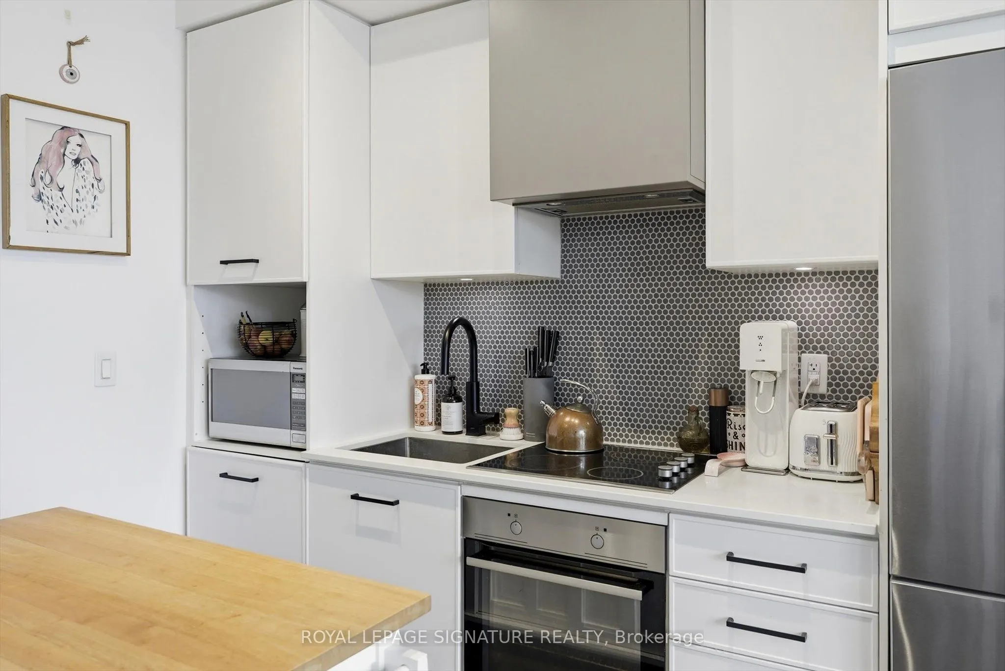 899 Queen Street E #503