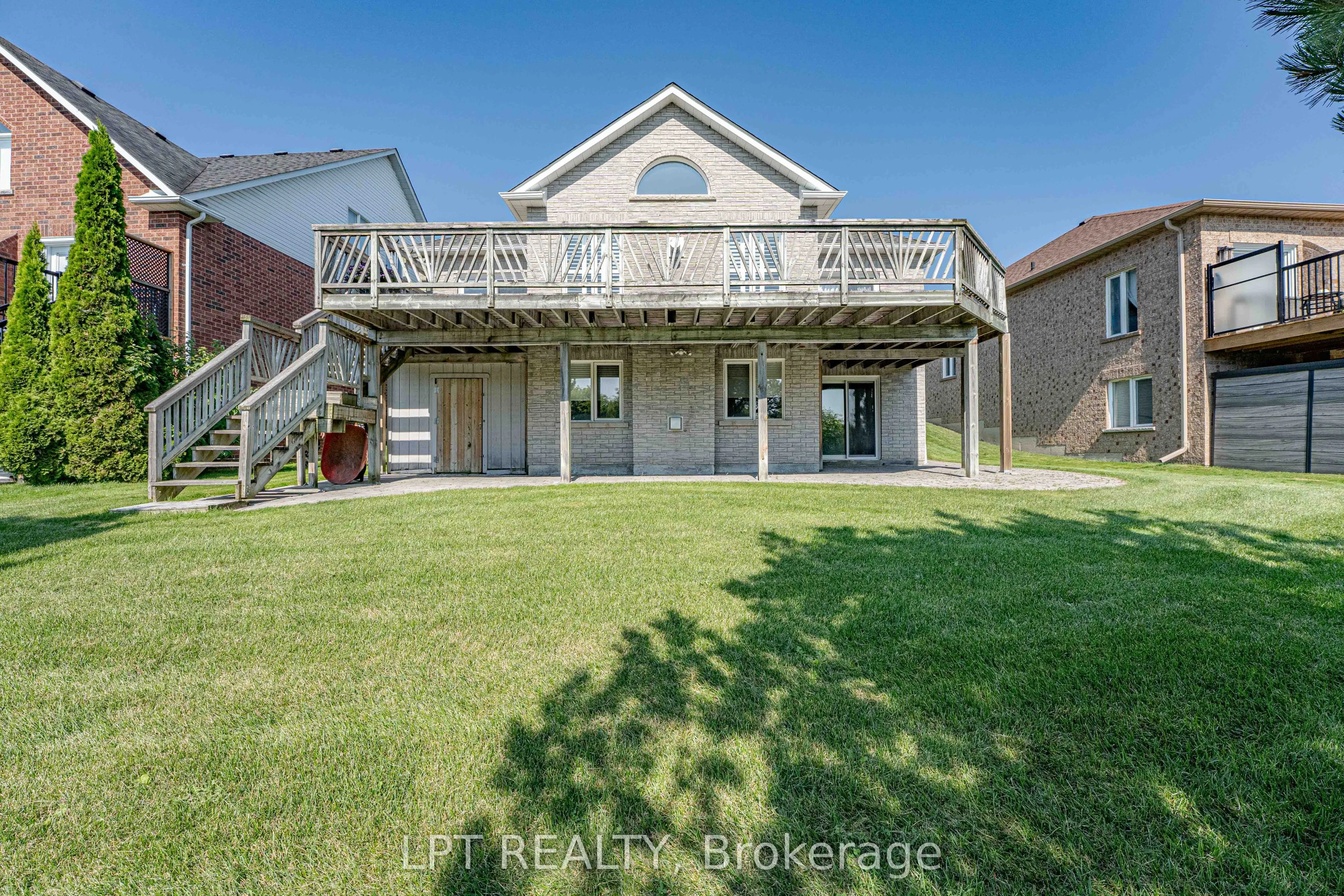 219 Waterbury Crescent