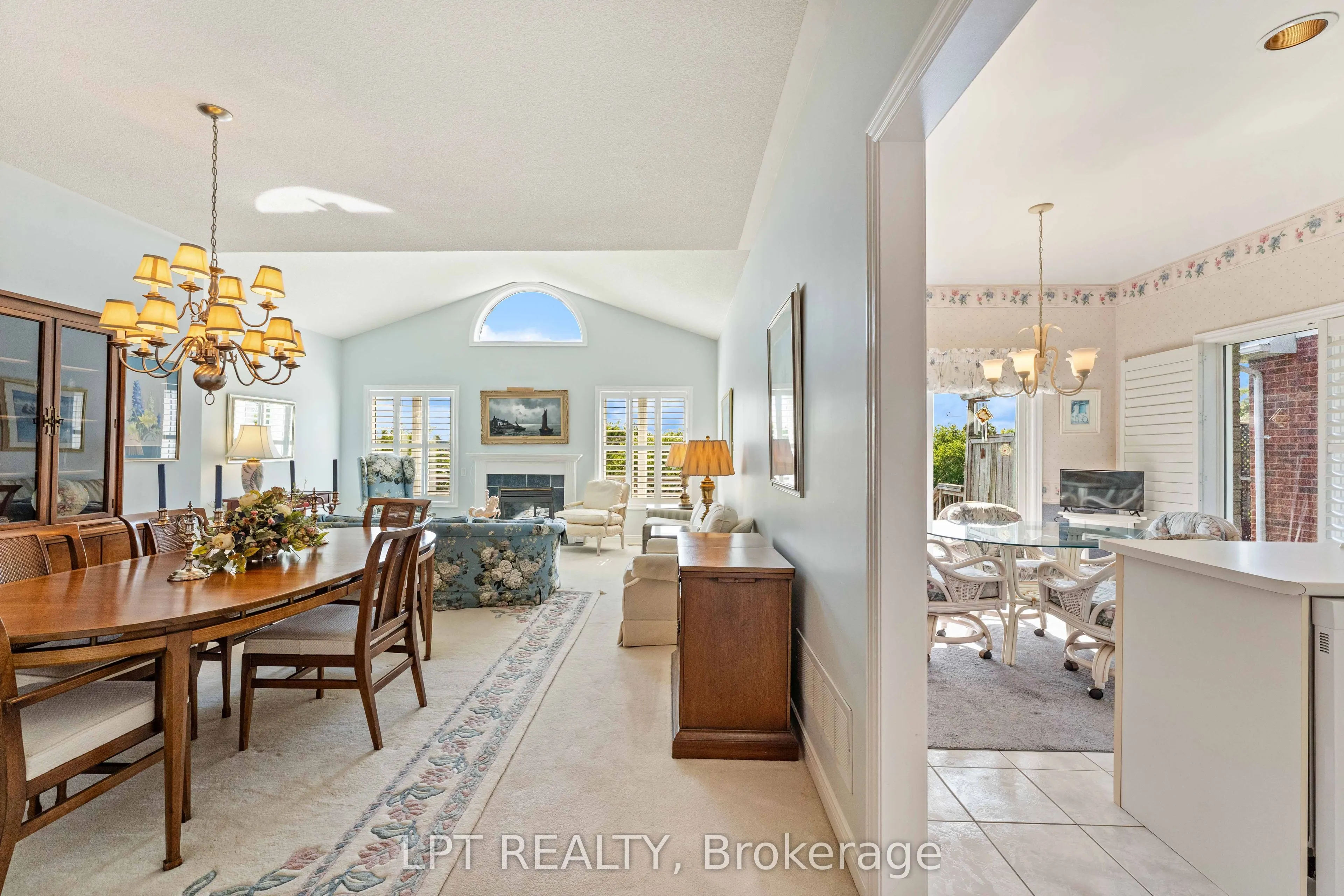 219 Waterbury Crescent