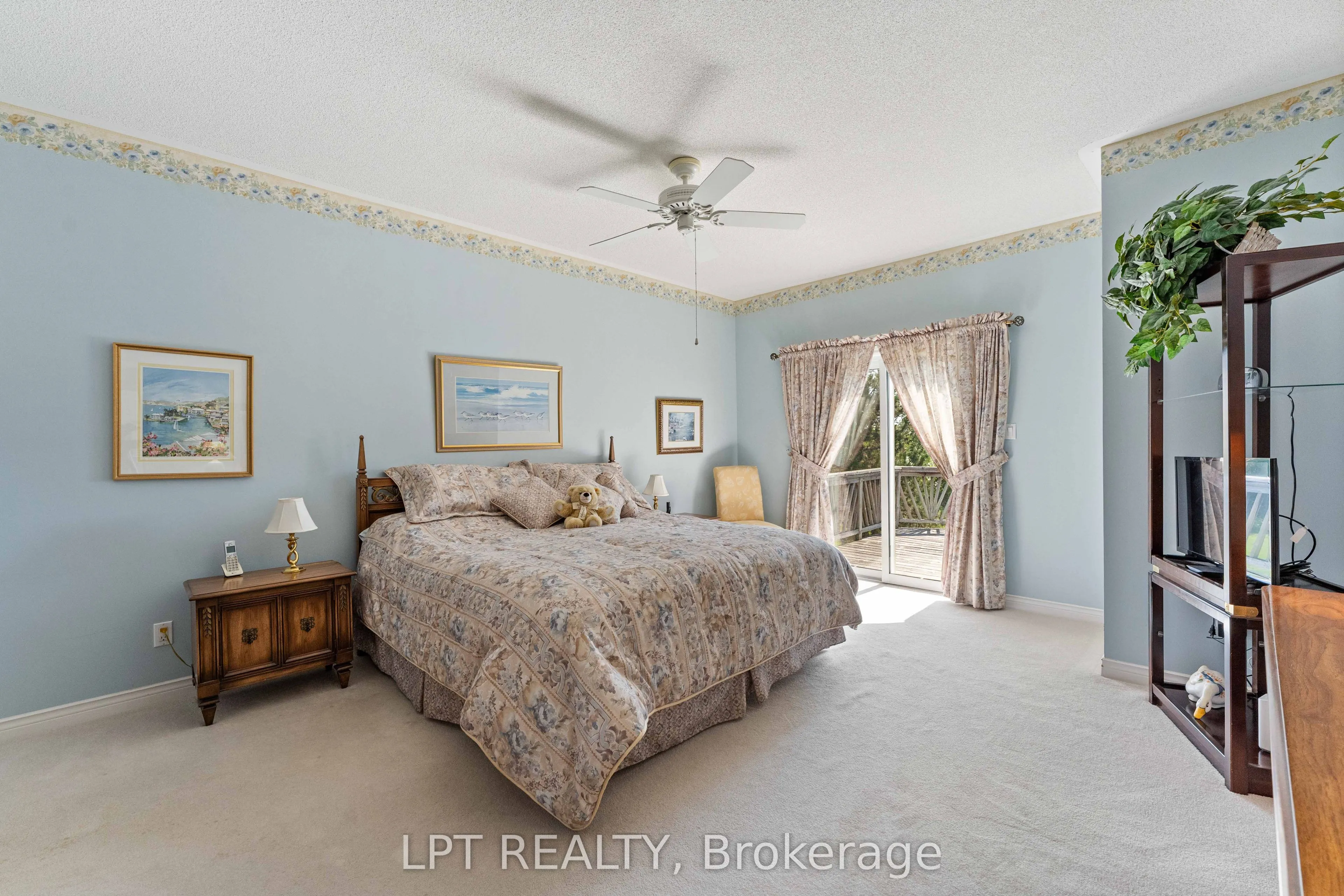 219 Waterbury Crescent