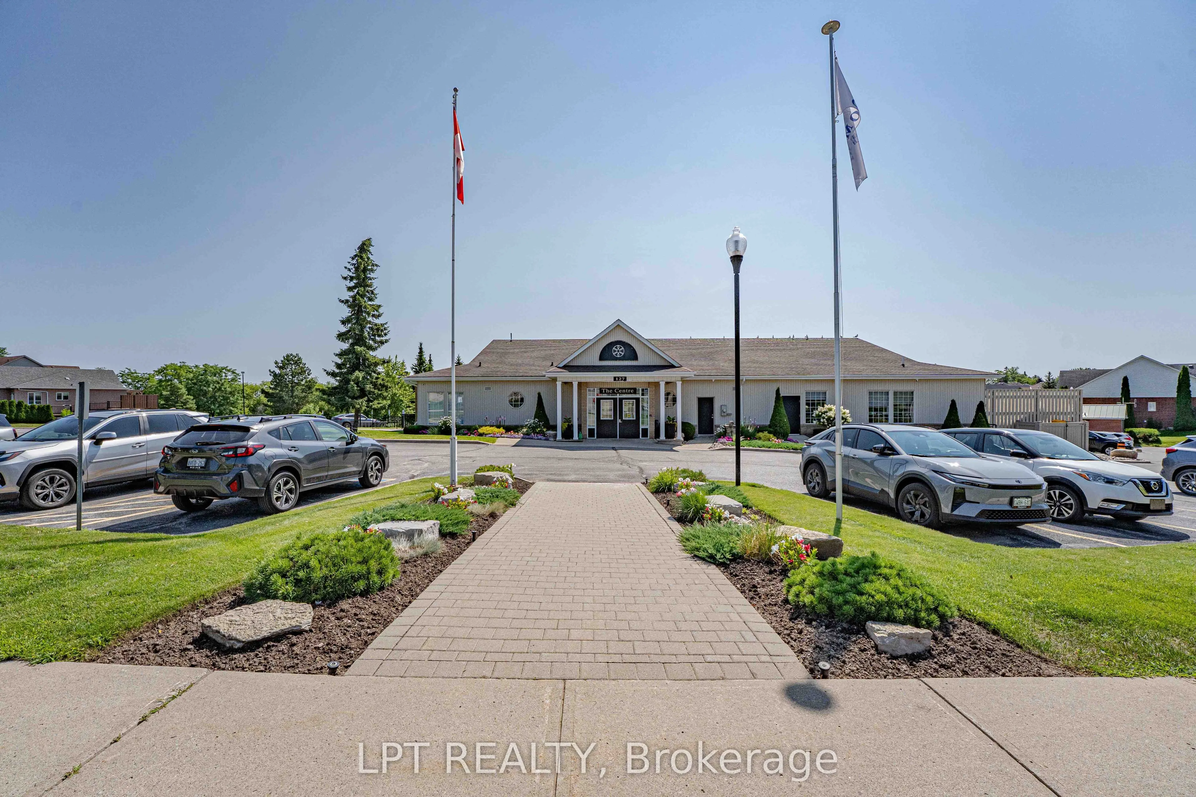 219 Waterbury Crescent