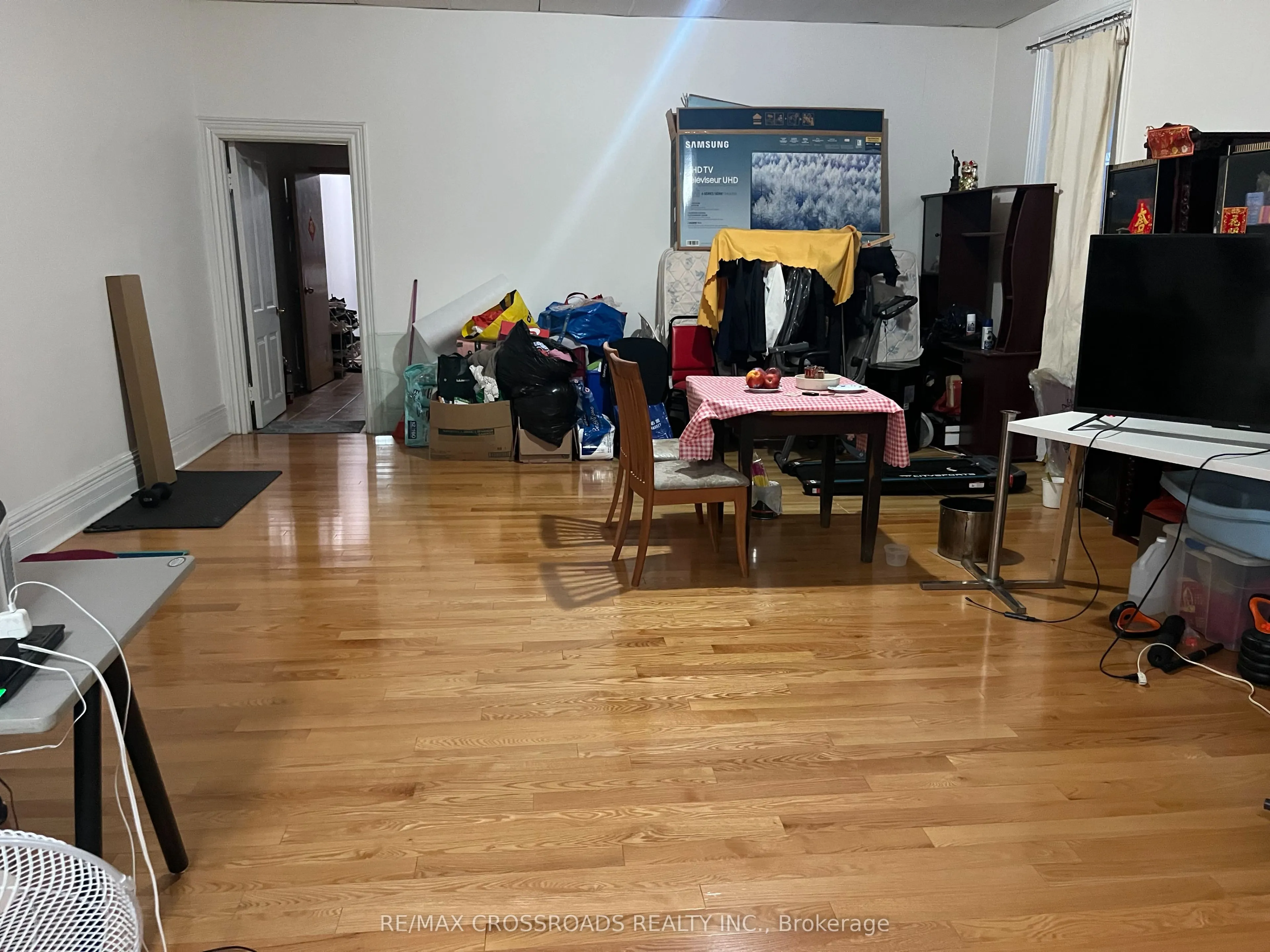 9 King Street W