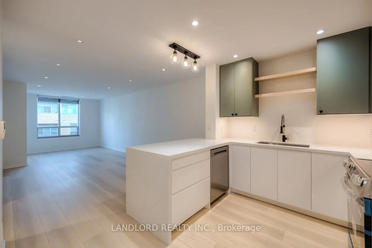 1863 Queen Street E #512