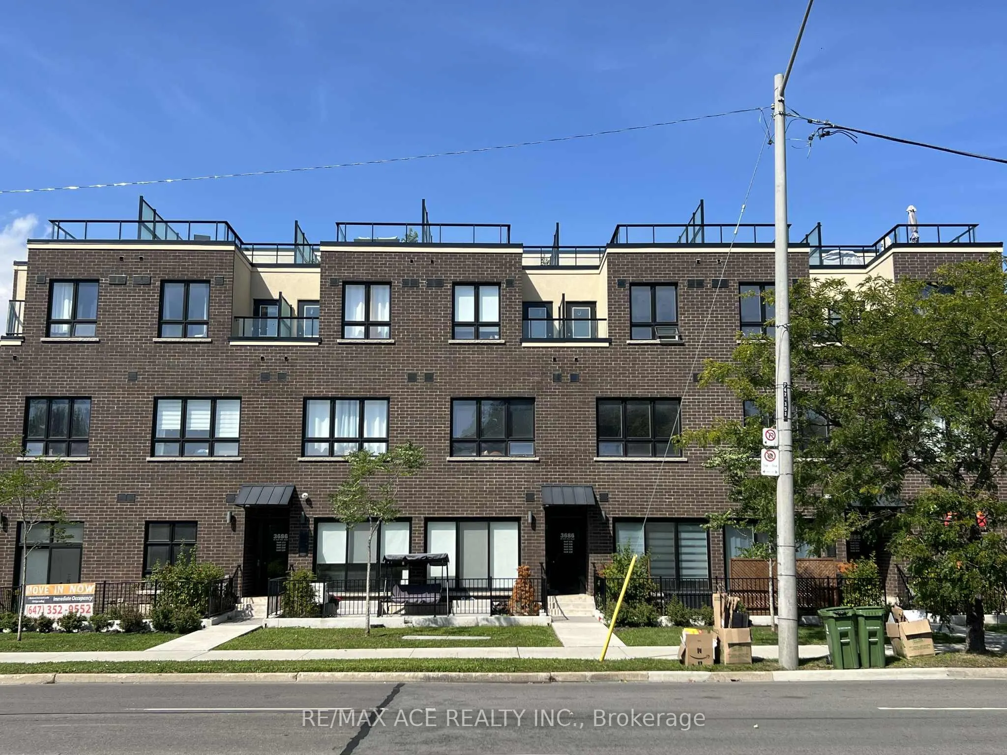 3686 St Clair Avenue E #105