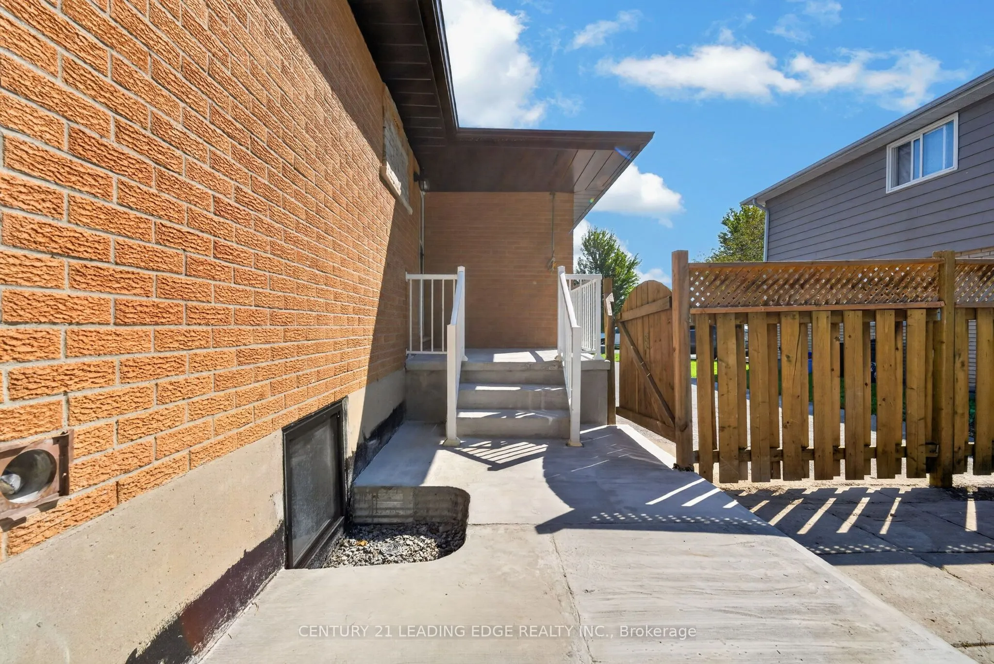 382 Fairlawn Street