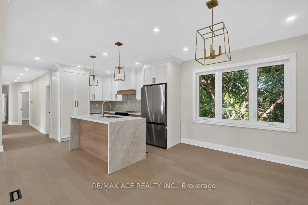11 Faircroft Boulevard