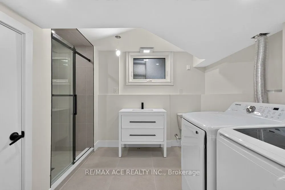11 Faircroft Boulevard