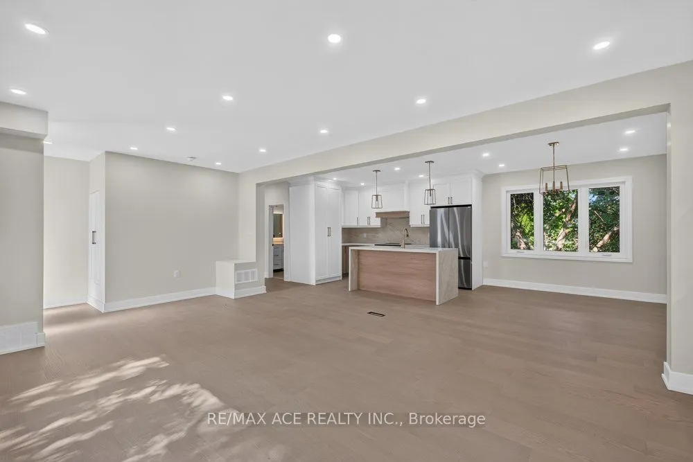 11 Faircroft Boulevard