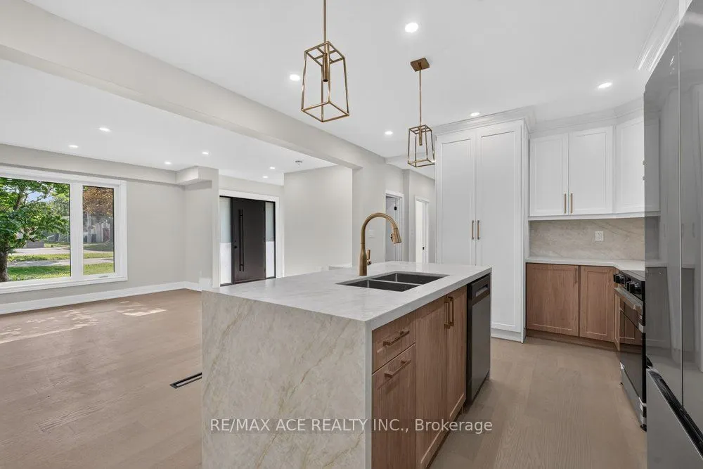 11 Faircroft Boulevard