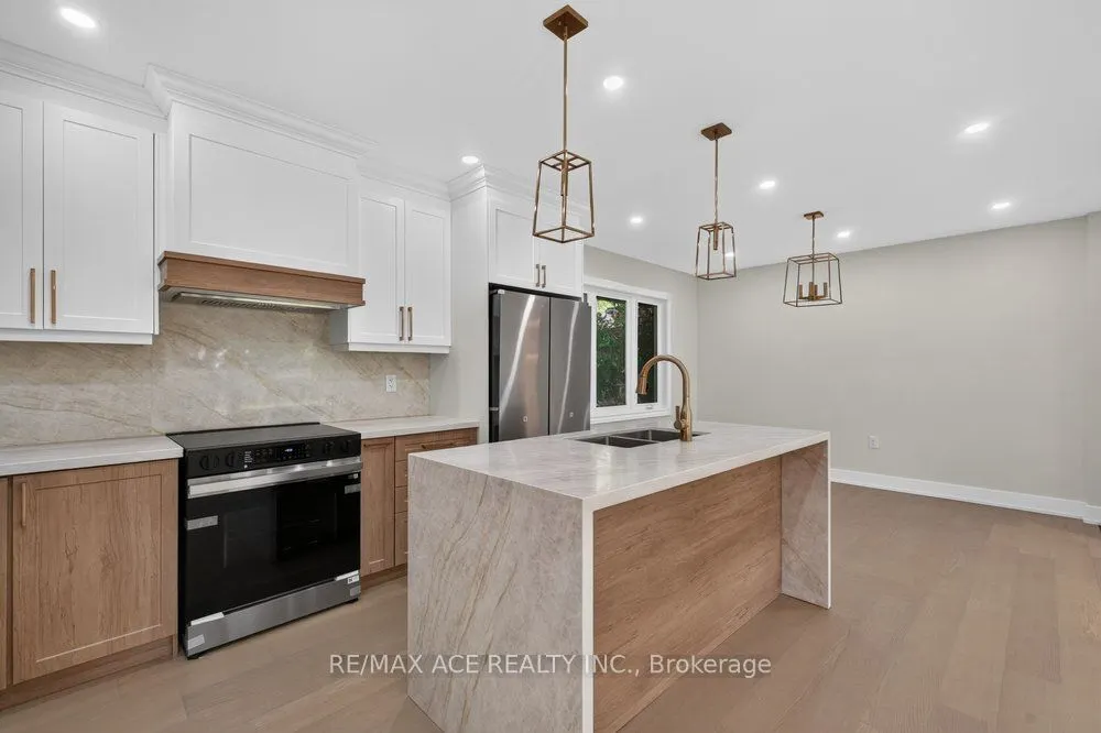 11 Faircroft Boulevard