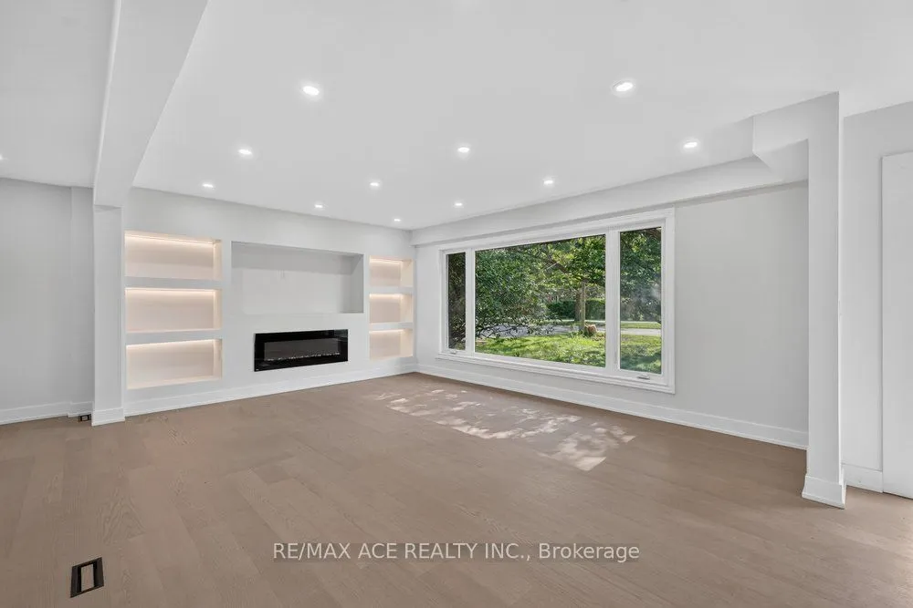 11 Faircroft Boulevard