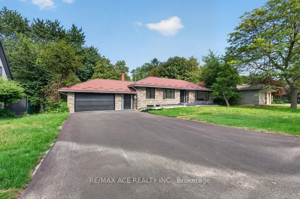 11 Faircroft Boulevard