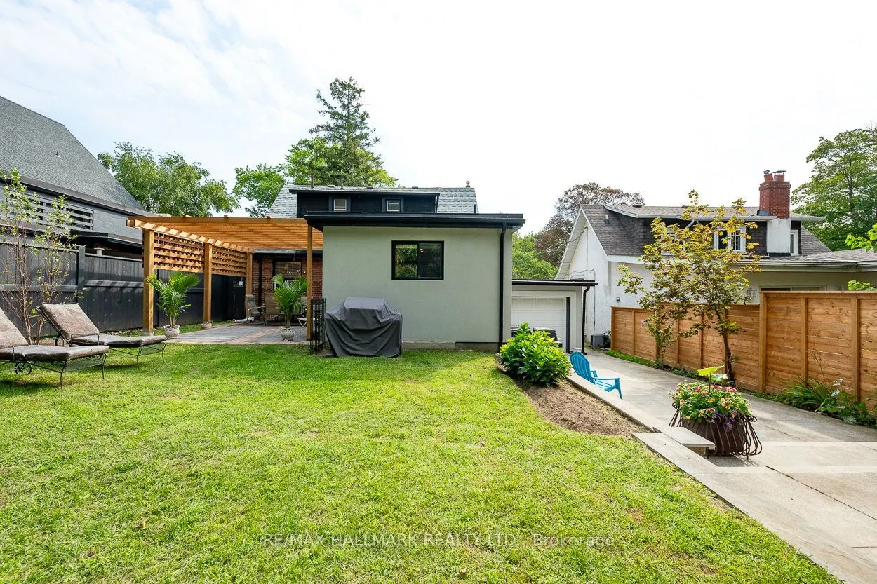 110 Lakeside Avenue
