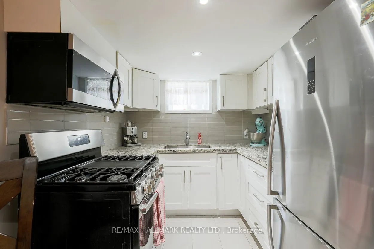 110 Lakeside Avenue
