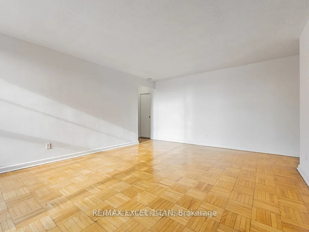 165 Cosburn Avenue #211