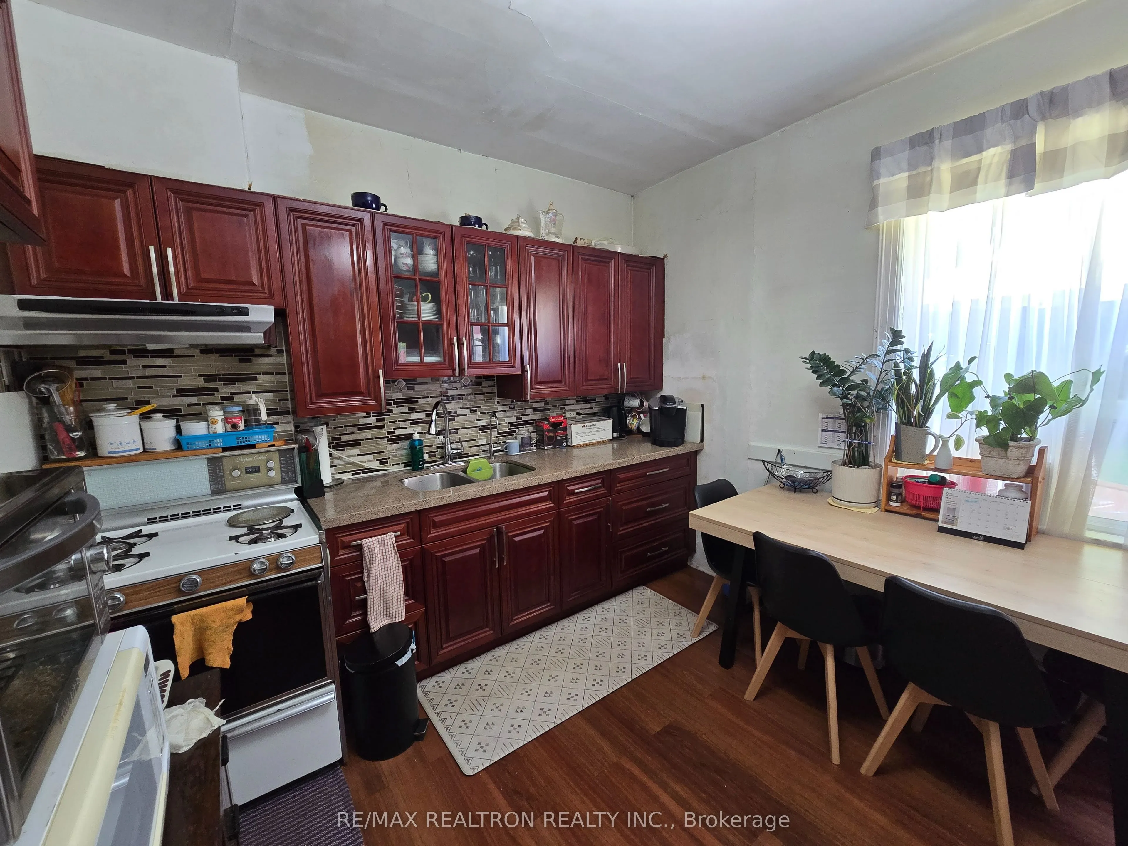 259 Woodbine Avenue