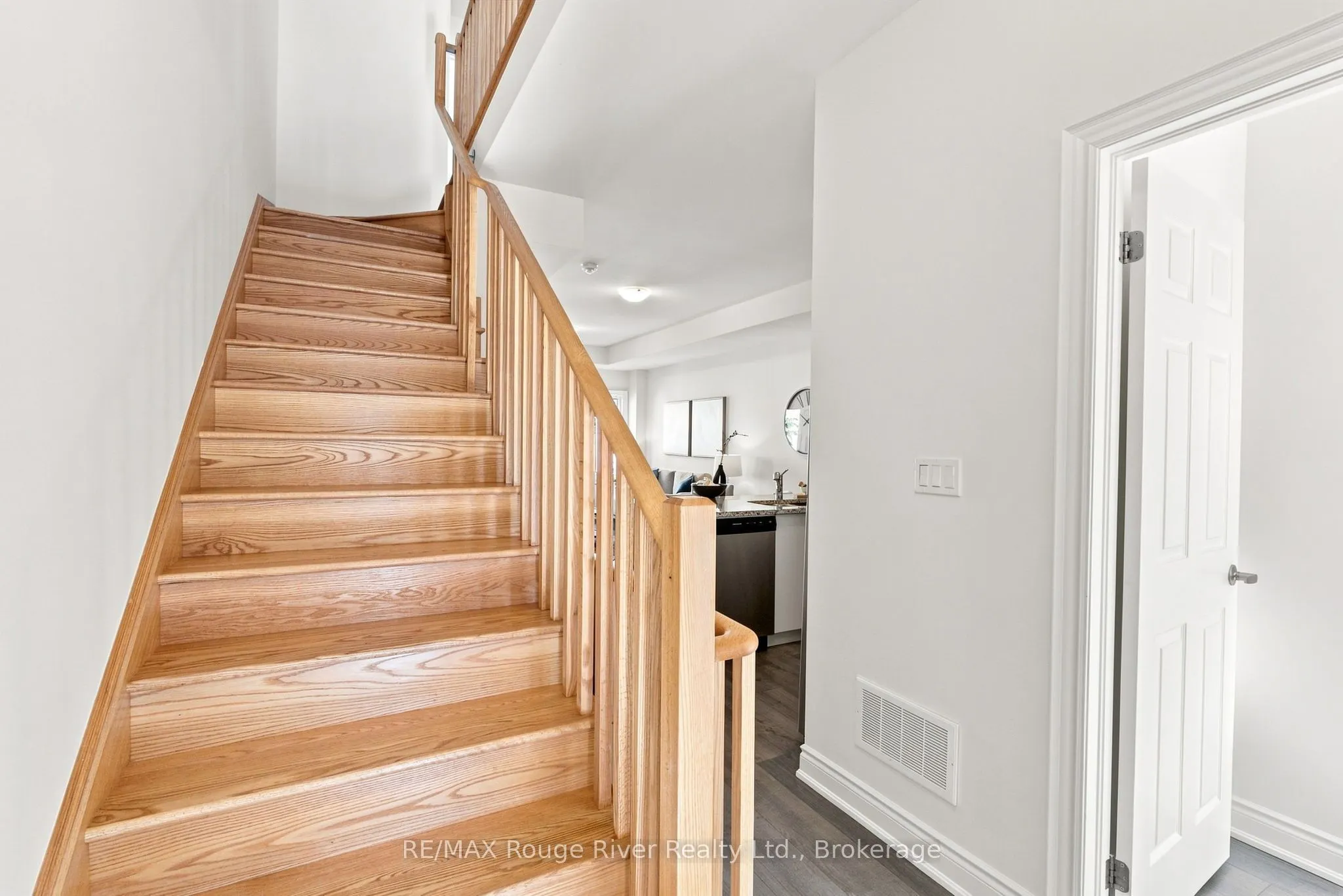 2607 Magdalen Path W #4