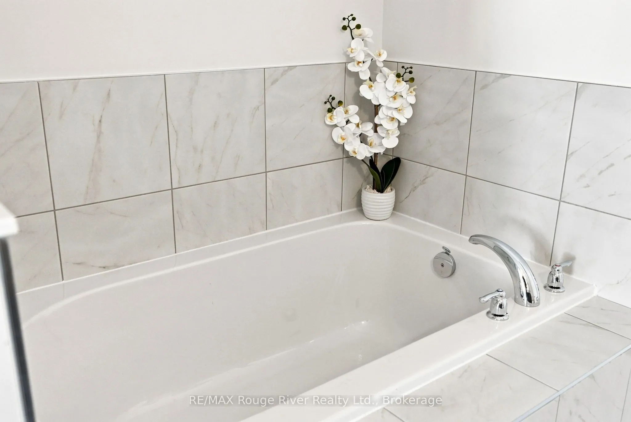 2607 Magdalen Path W #4