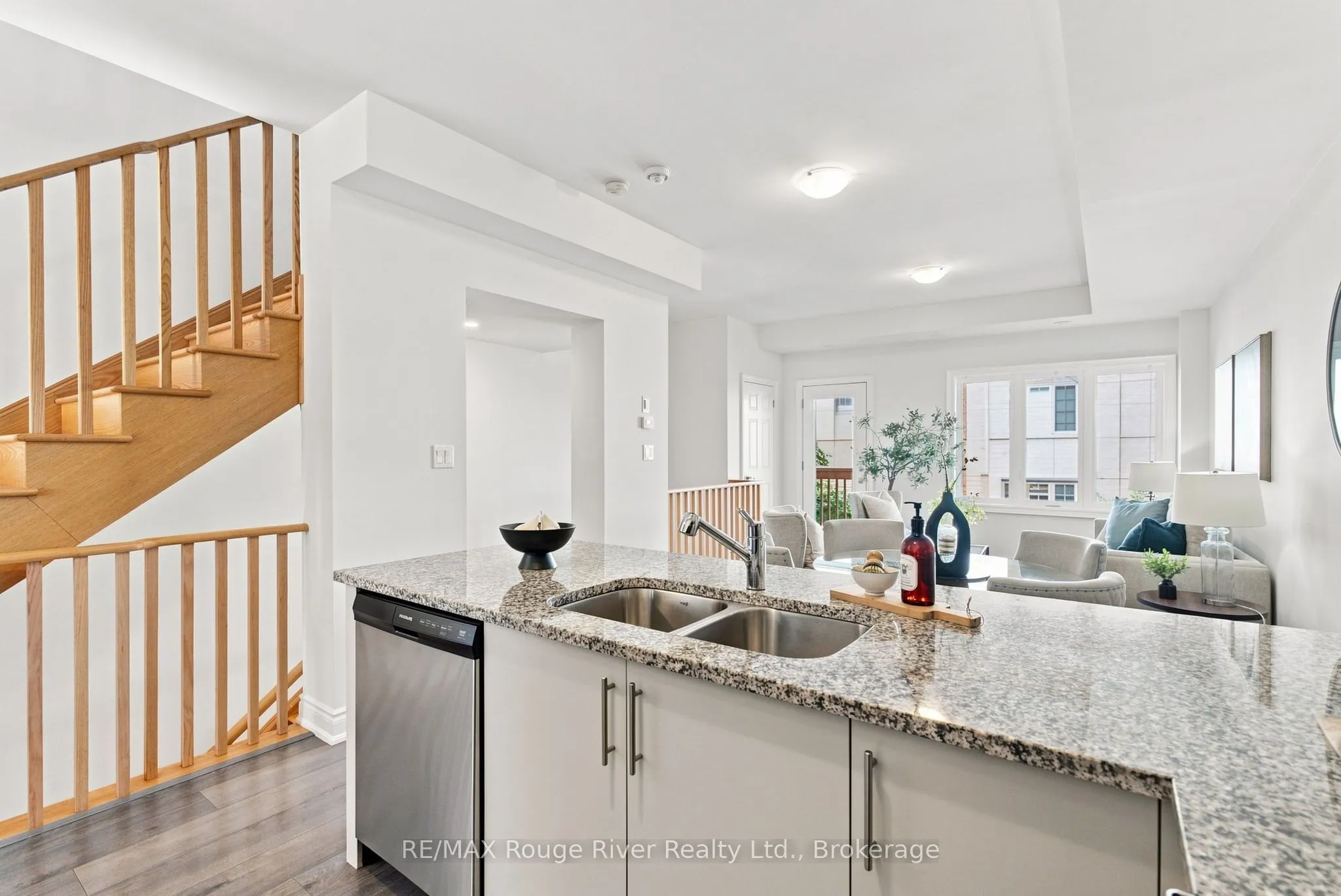 2607 Magdalen Path W #4