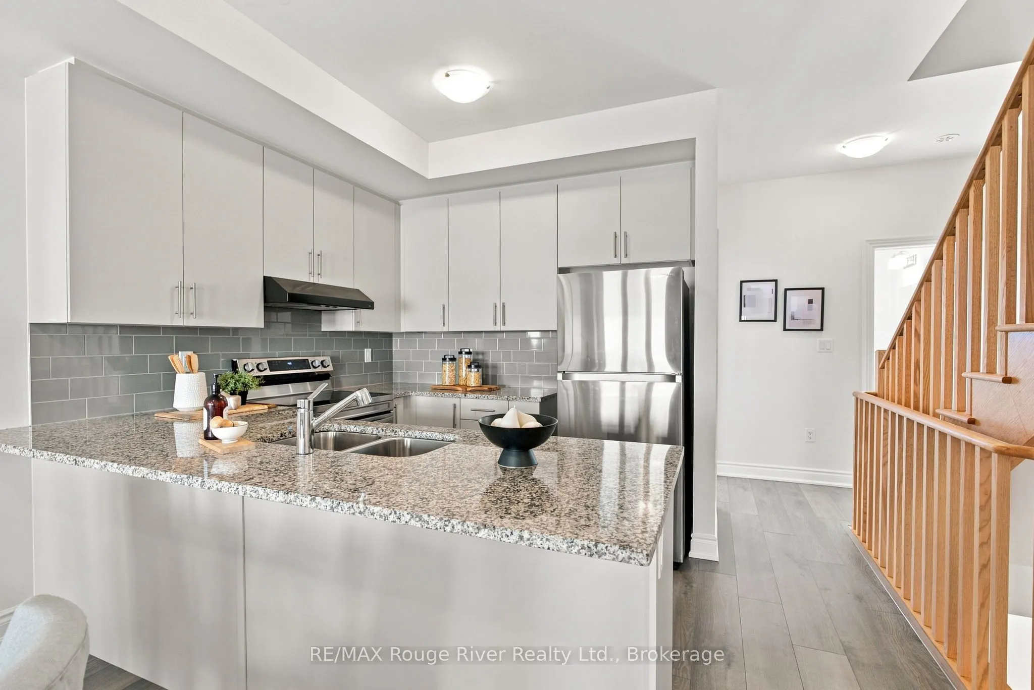 2607 Magdalen Path W #4