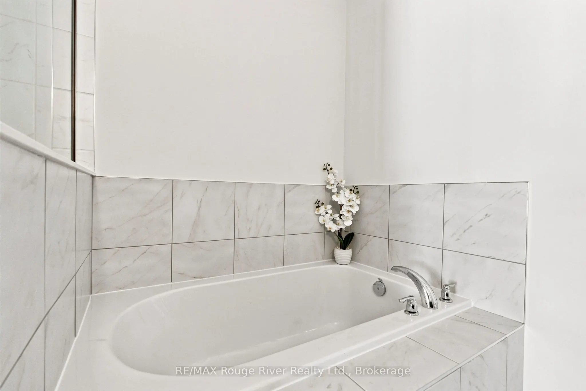 2607 Magdalen Path W #4