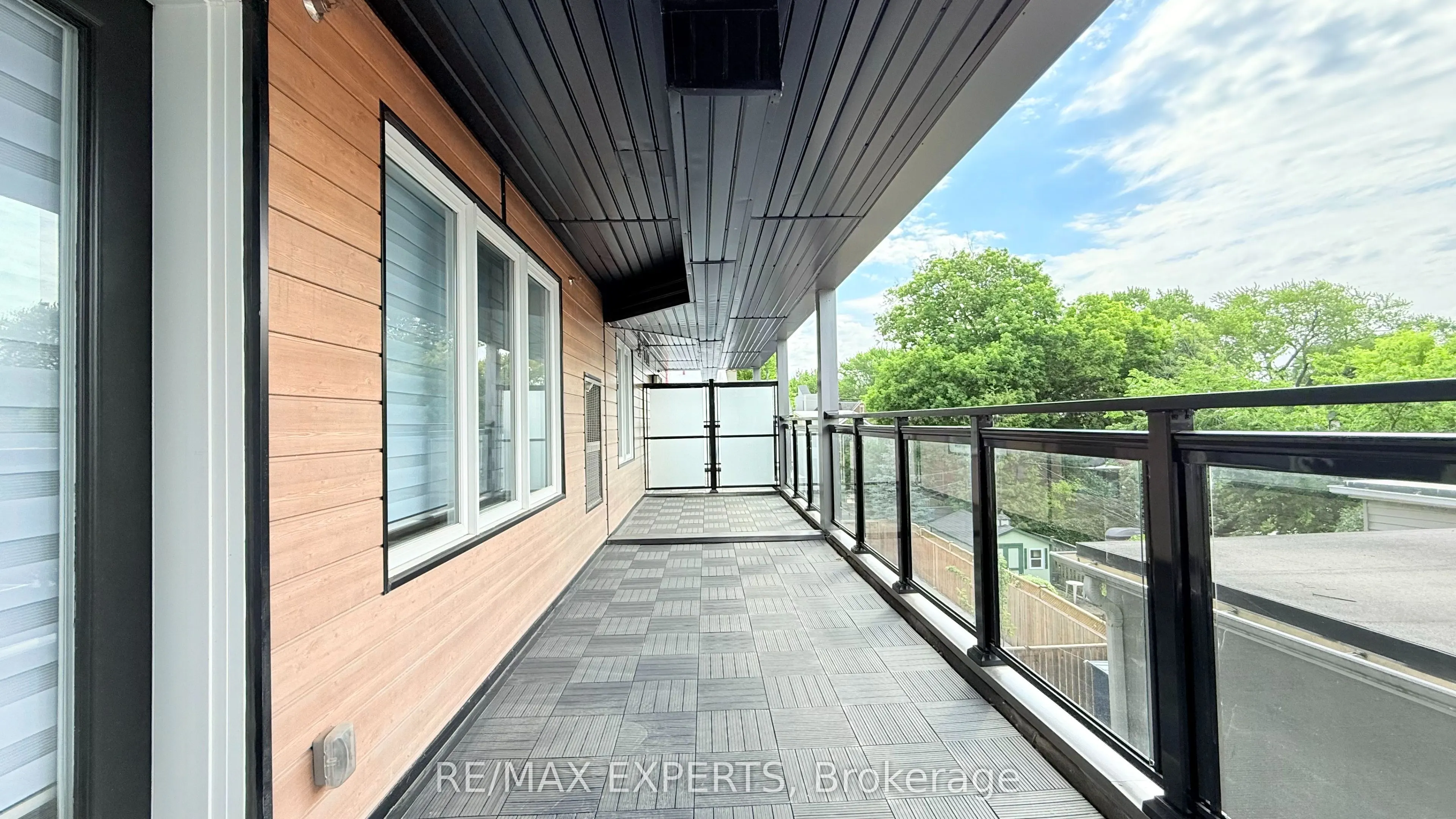 45 Connaught Avenue #402