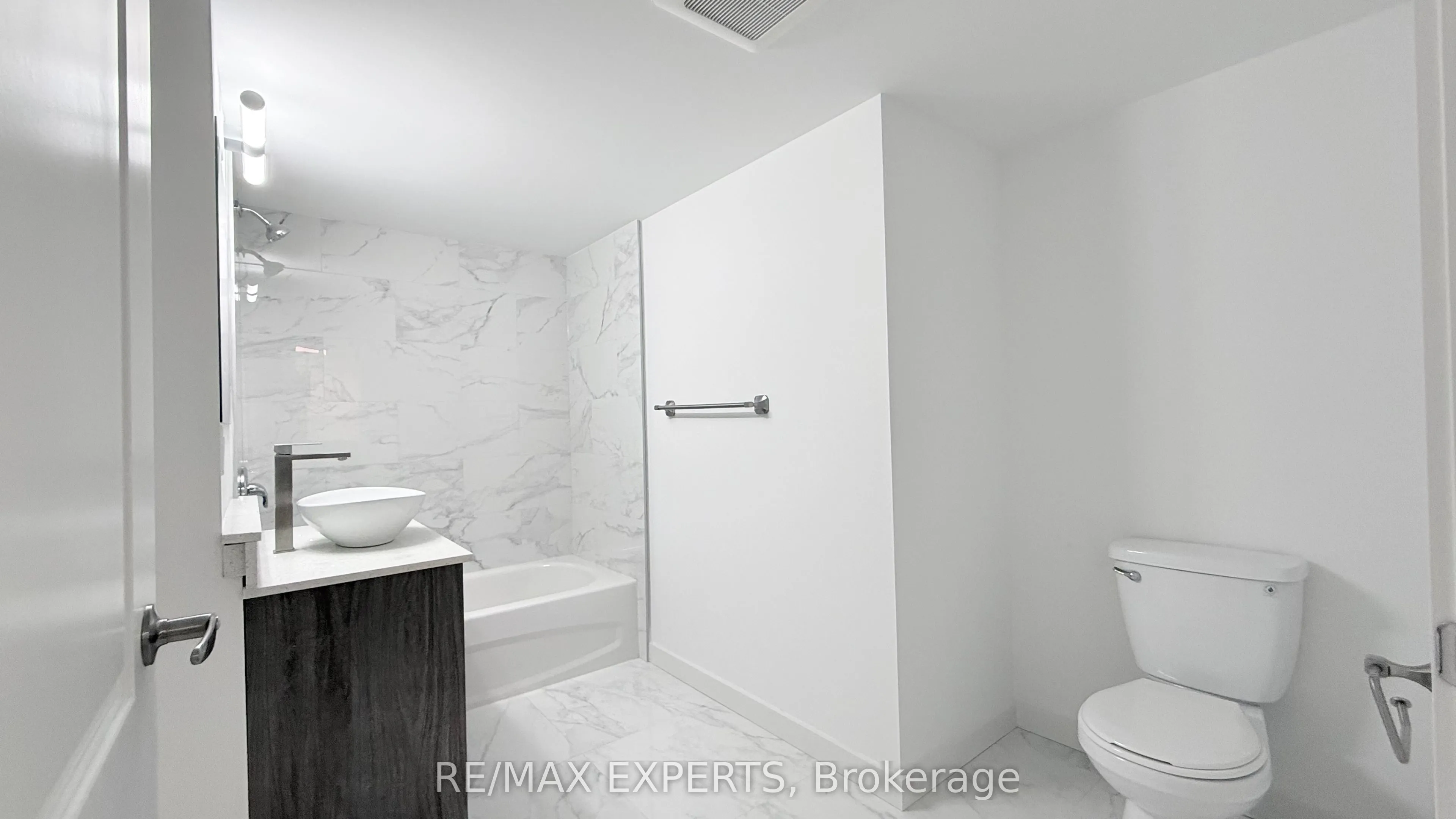 45 Connaught Avenue #402