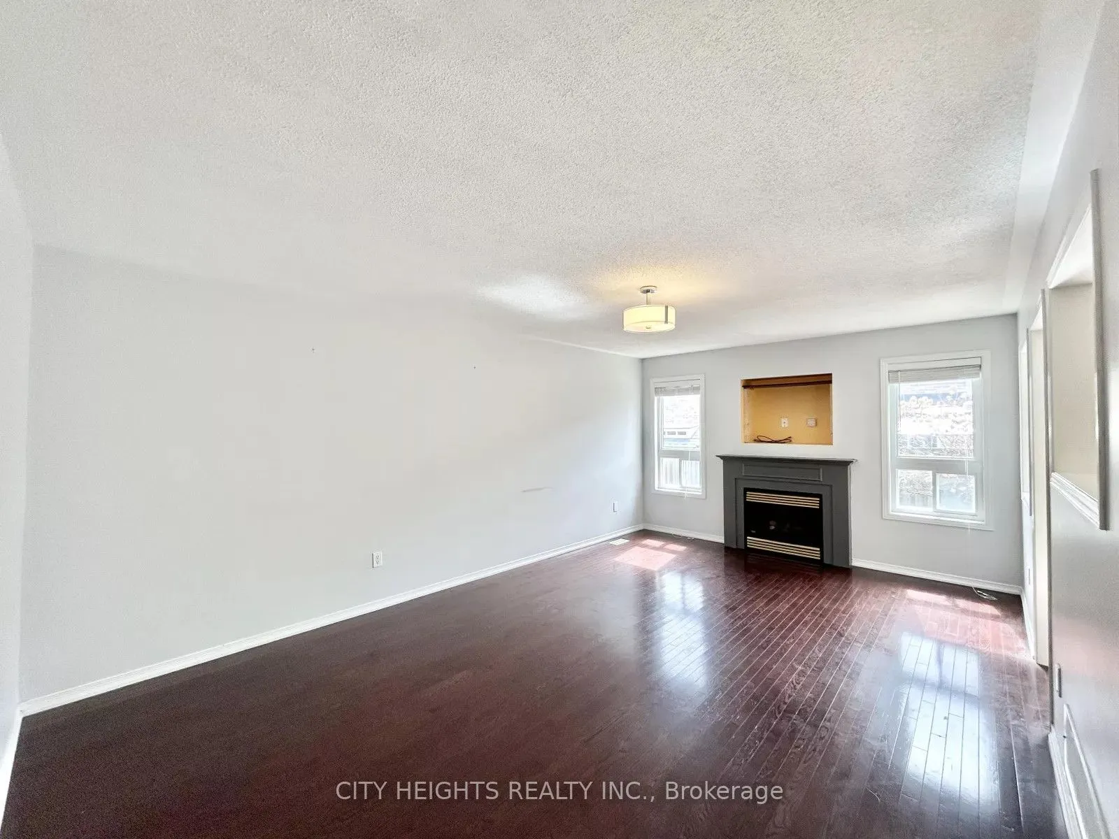 19 Sivyer Crescent