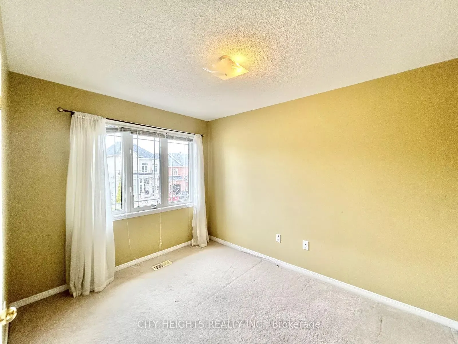 19 Sivyer Crescent