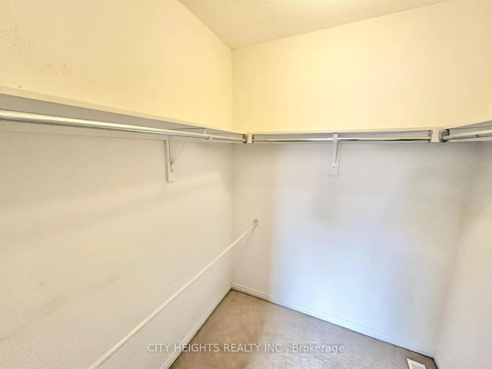 19 Sivyer Crescent