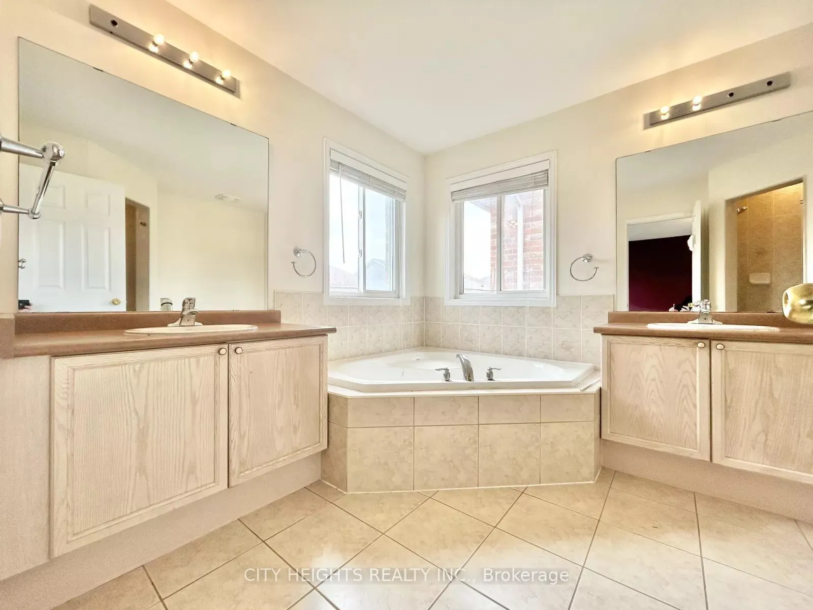 19 Sivyer Crescent