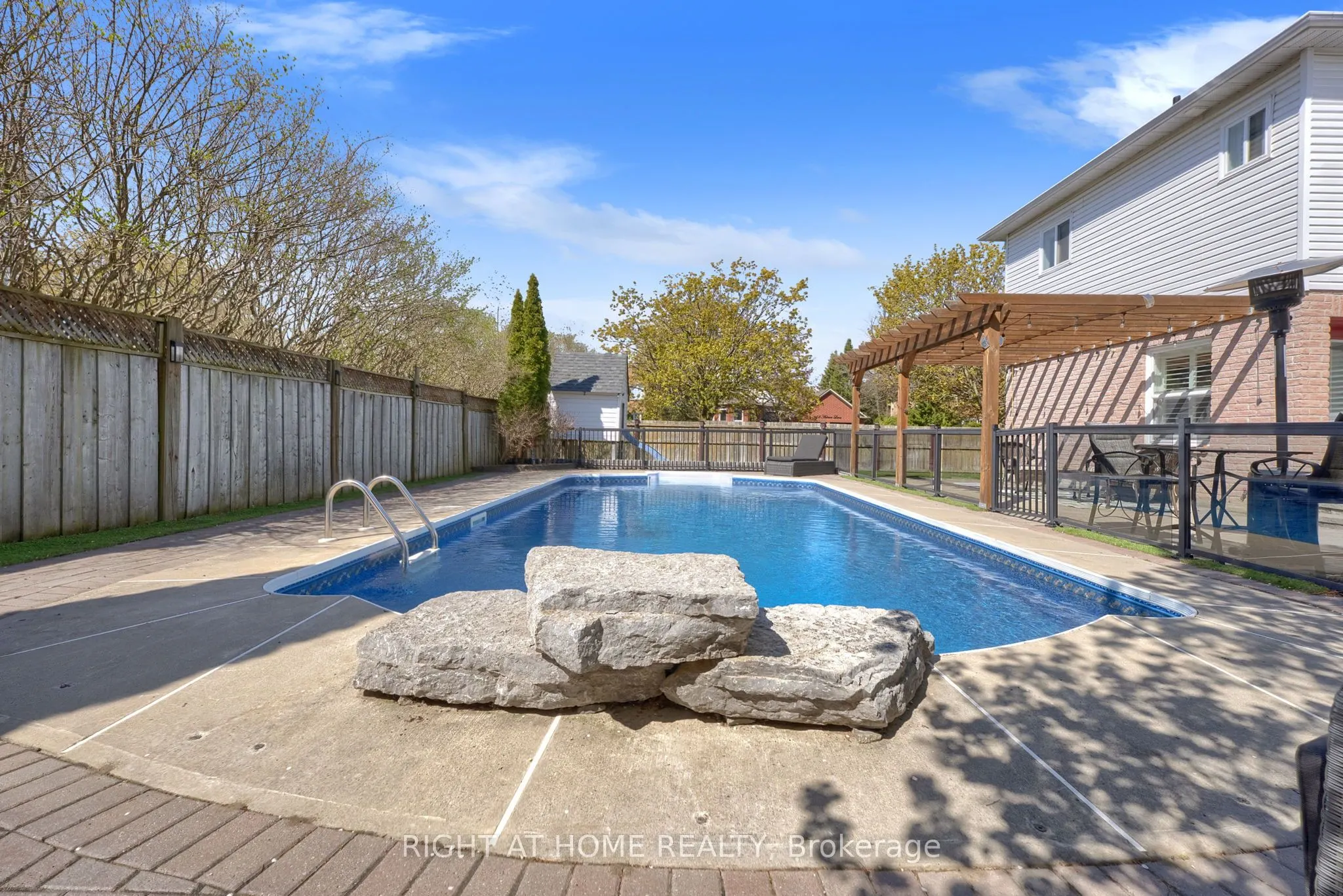 75 Auburn Lane