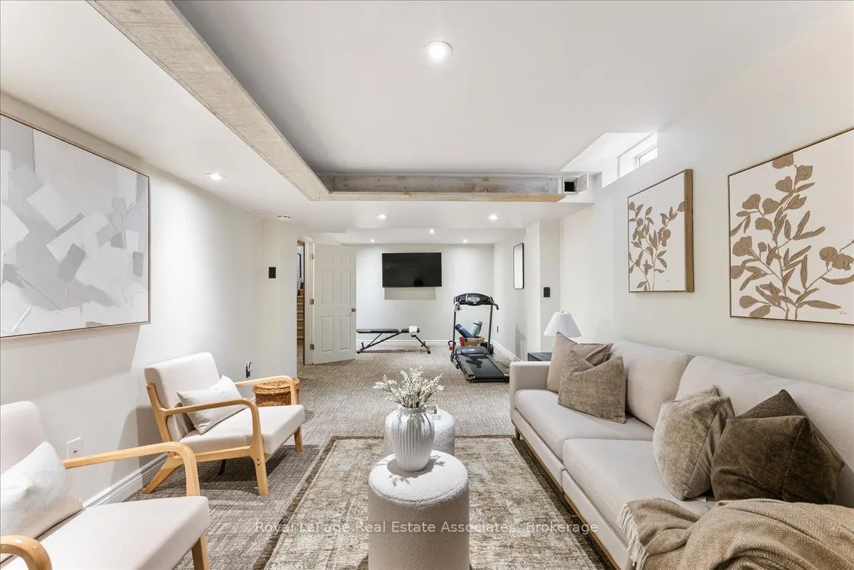 1464 Trowbridge Drive
