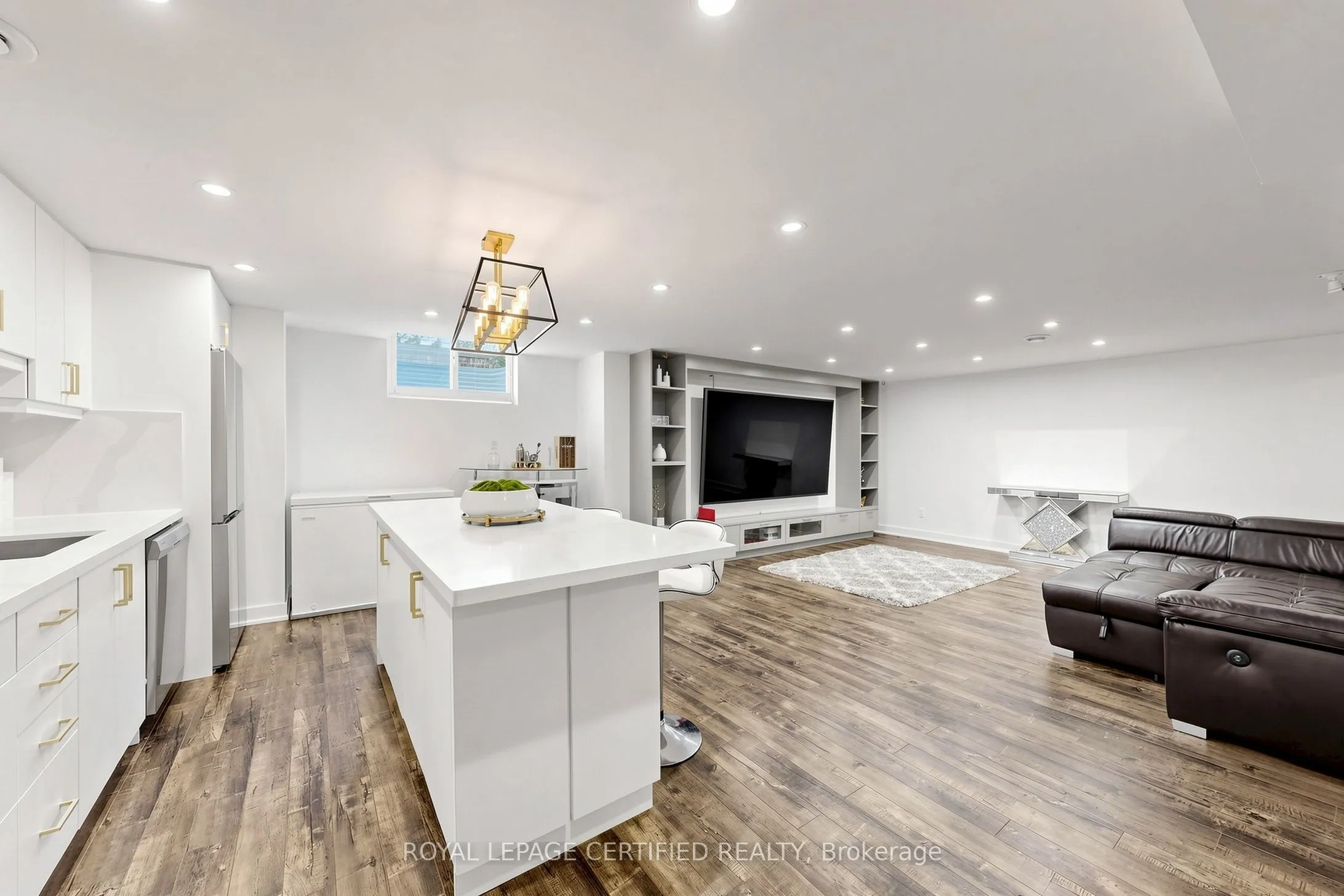 1428 Woodstream Avenue