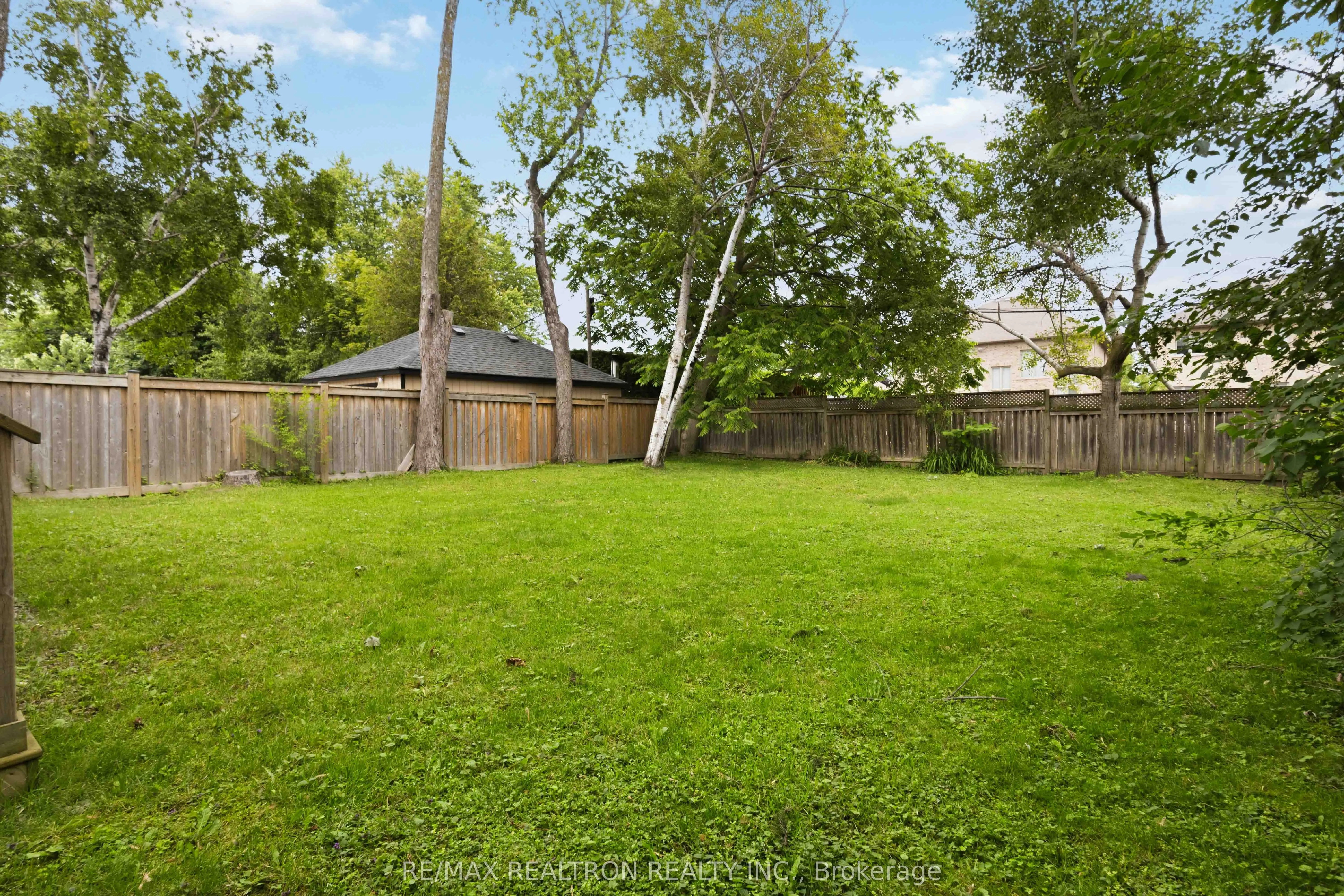 809 Fairview Avenue