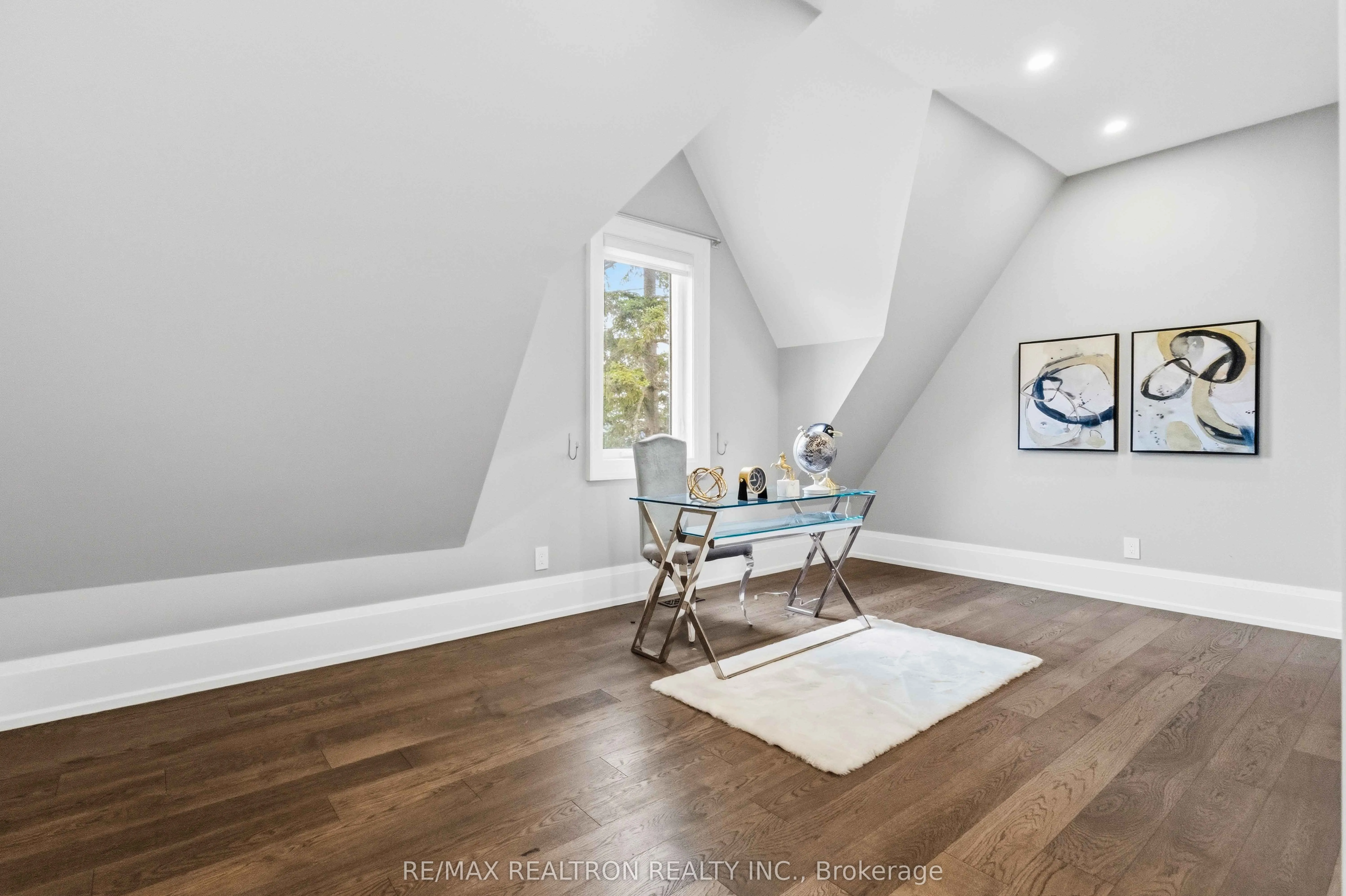 809 Fairview Avenue