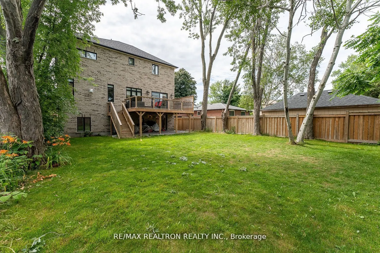 809 Fairview Avenue