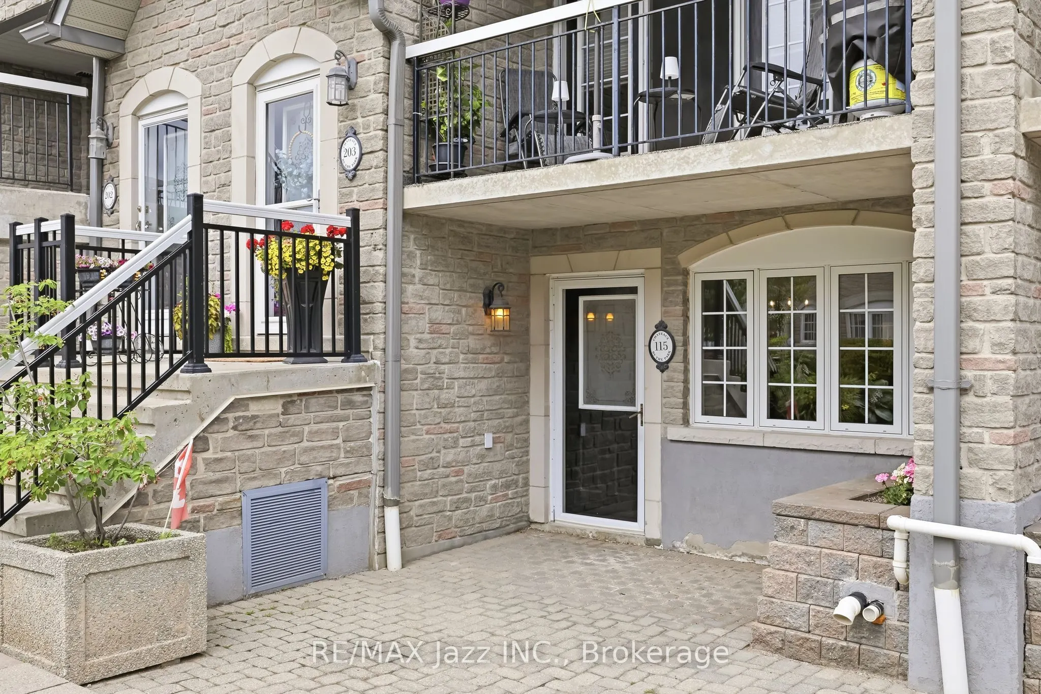 1995 Royal Road #115