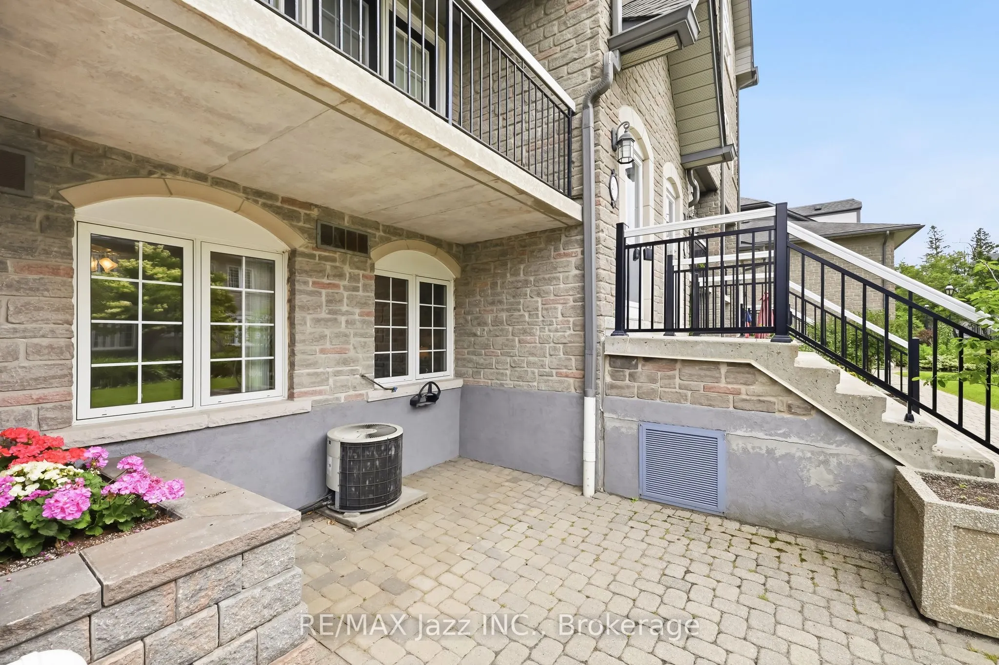 1995 Royal Road #115