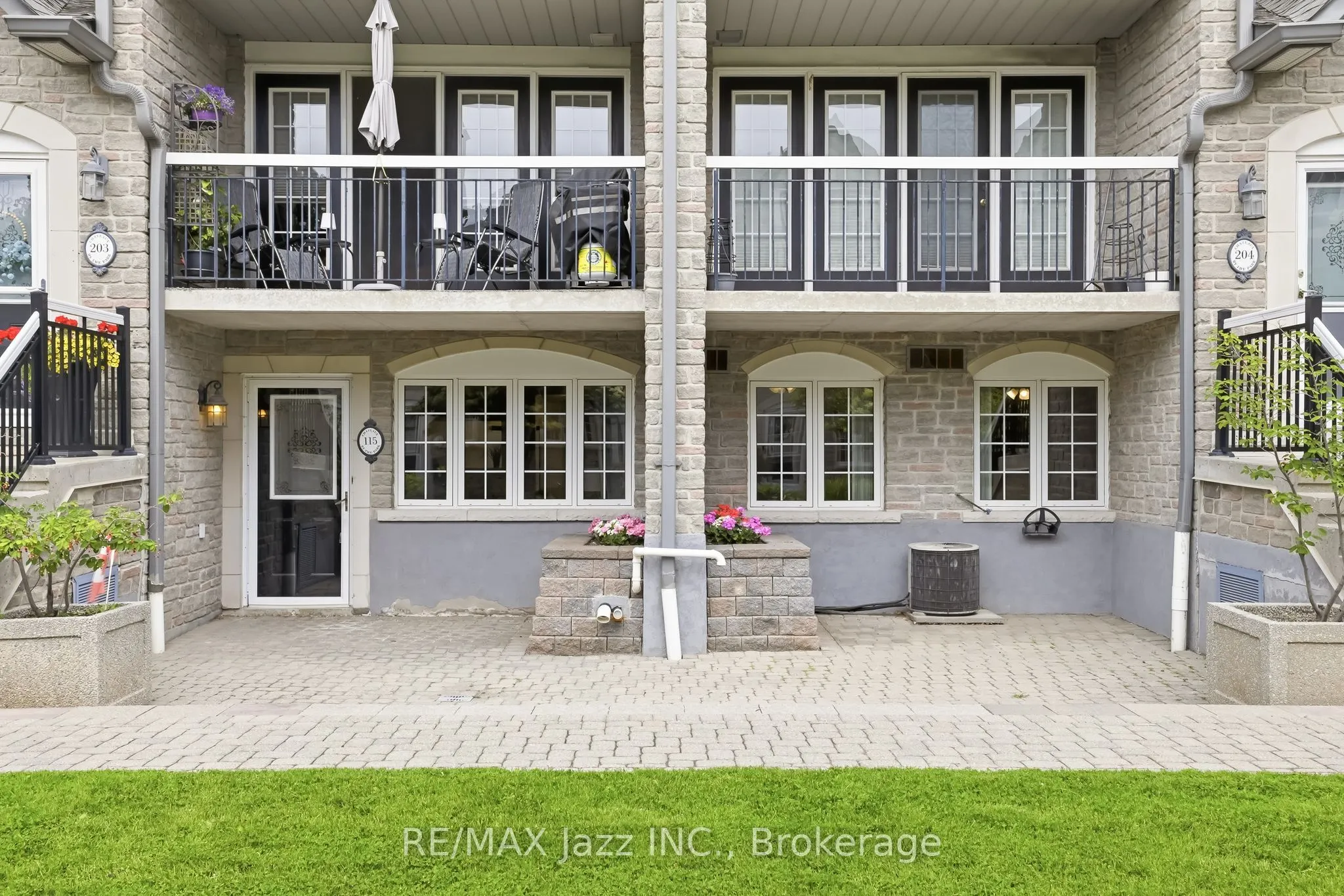 1995 Royal Road #115