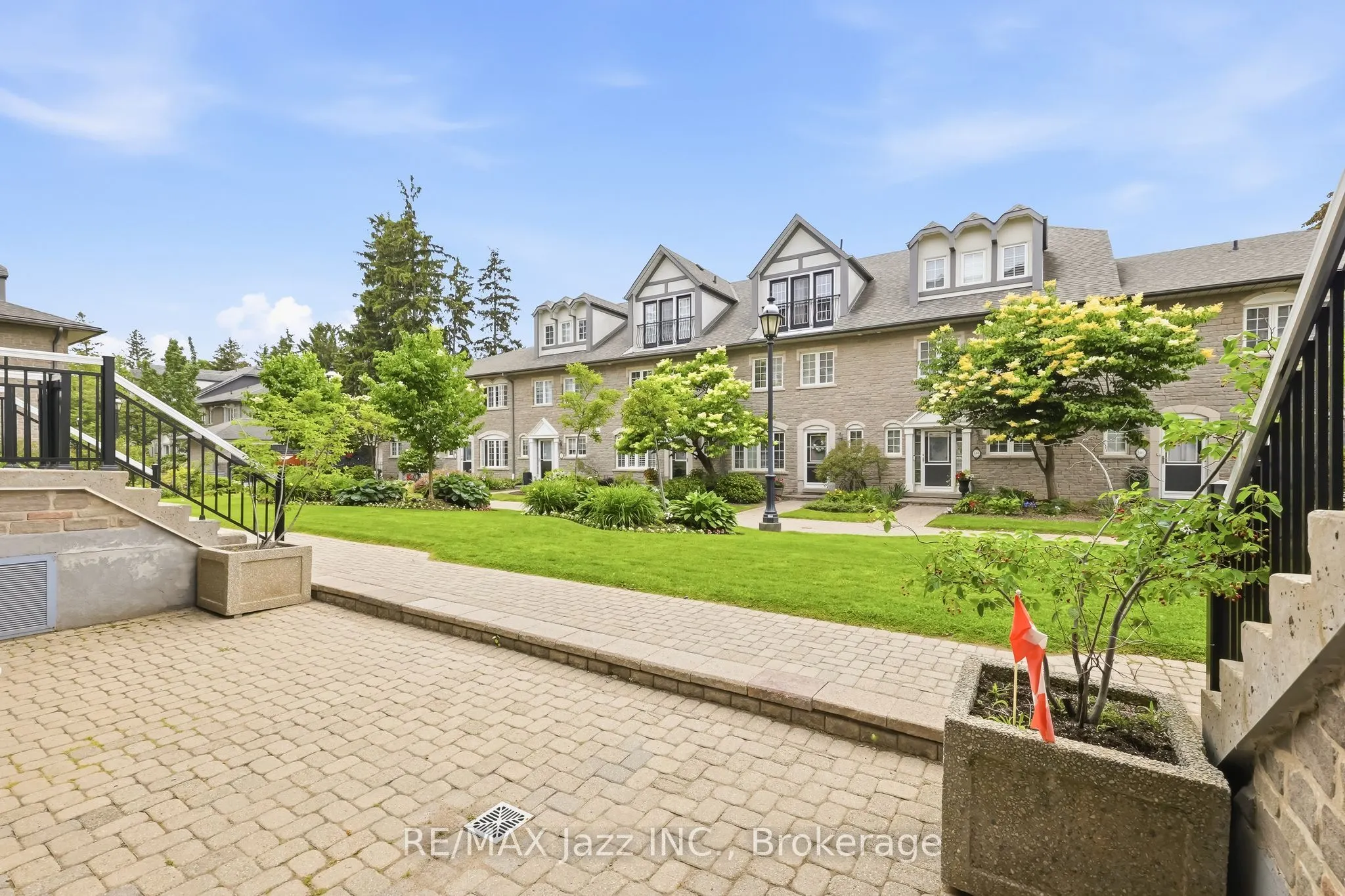1995 Royal Road #115
