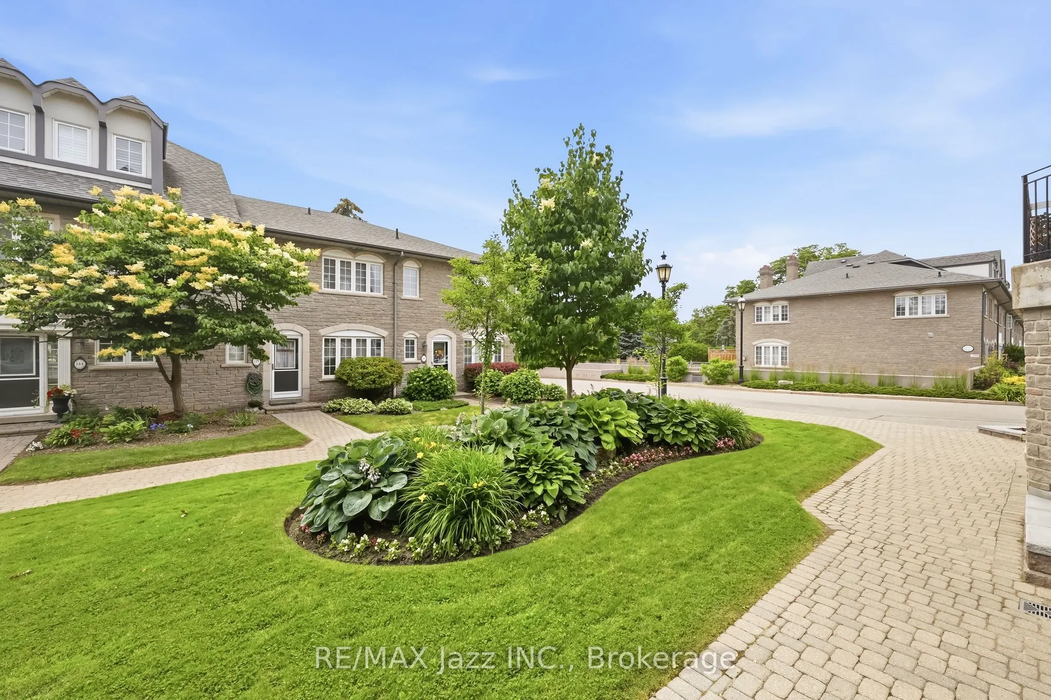 1995 Royal Road #115