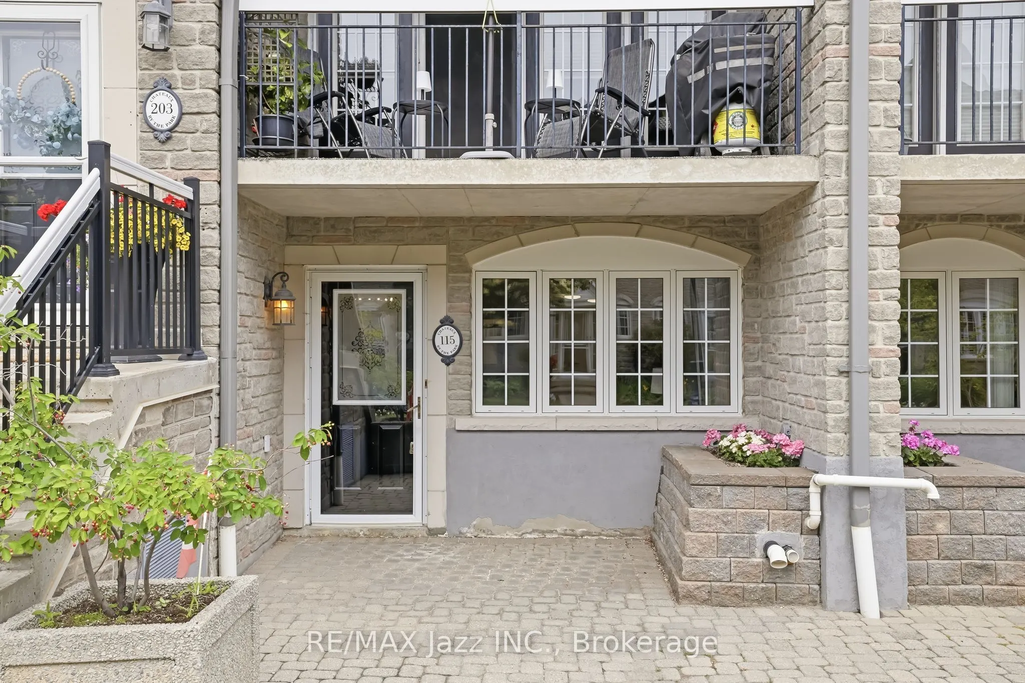 1995 Royal Road #115
