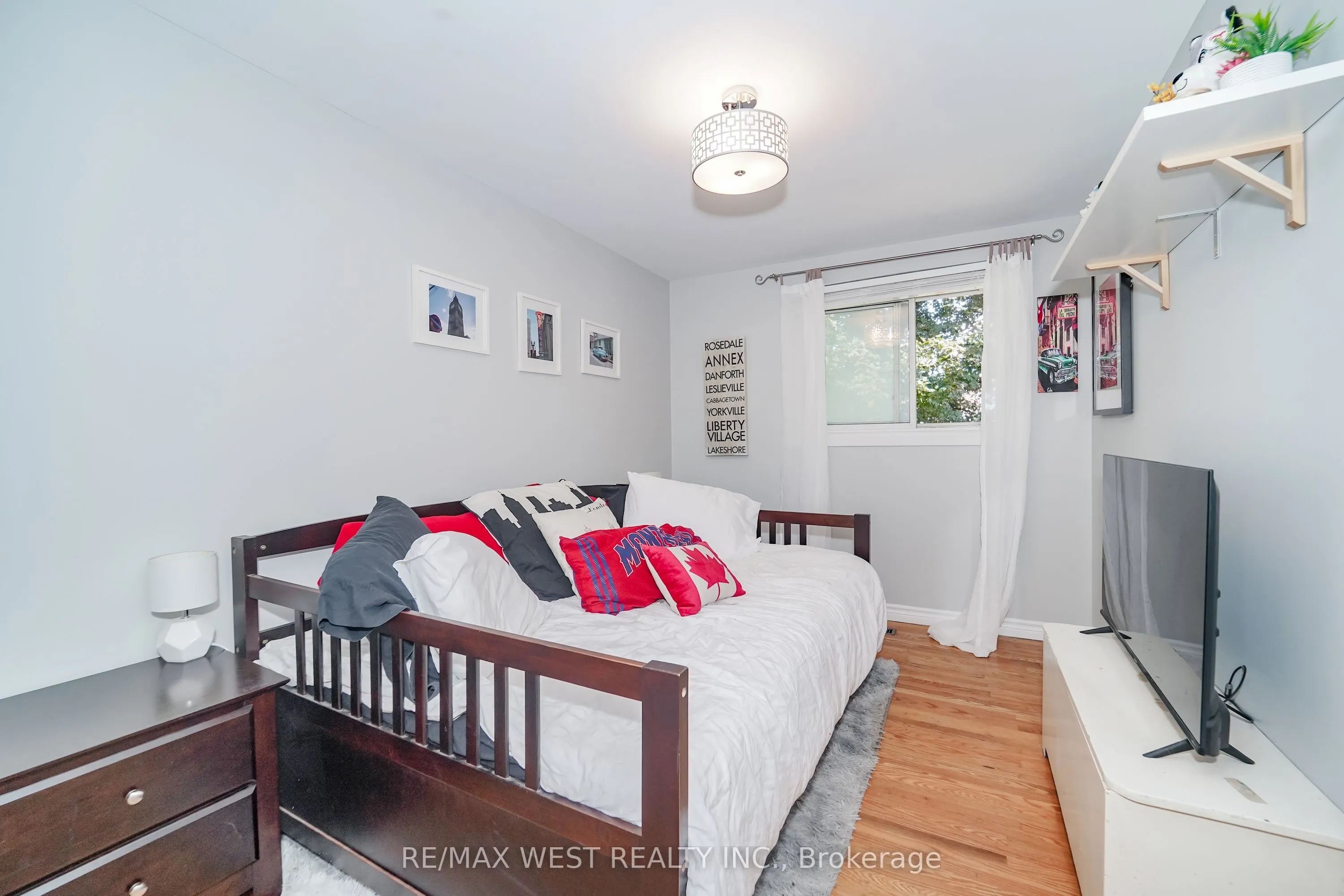 1105 Valley Court