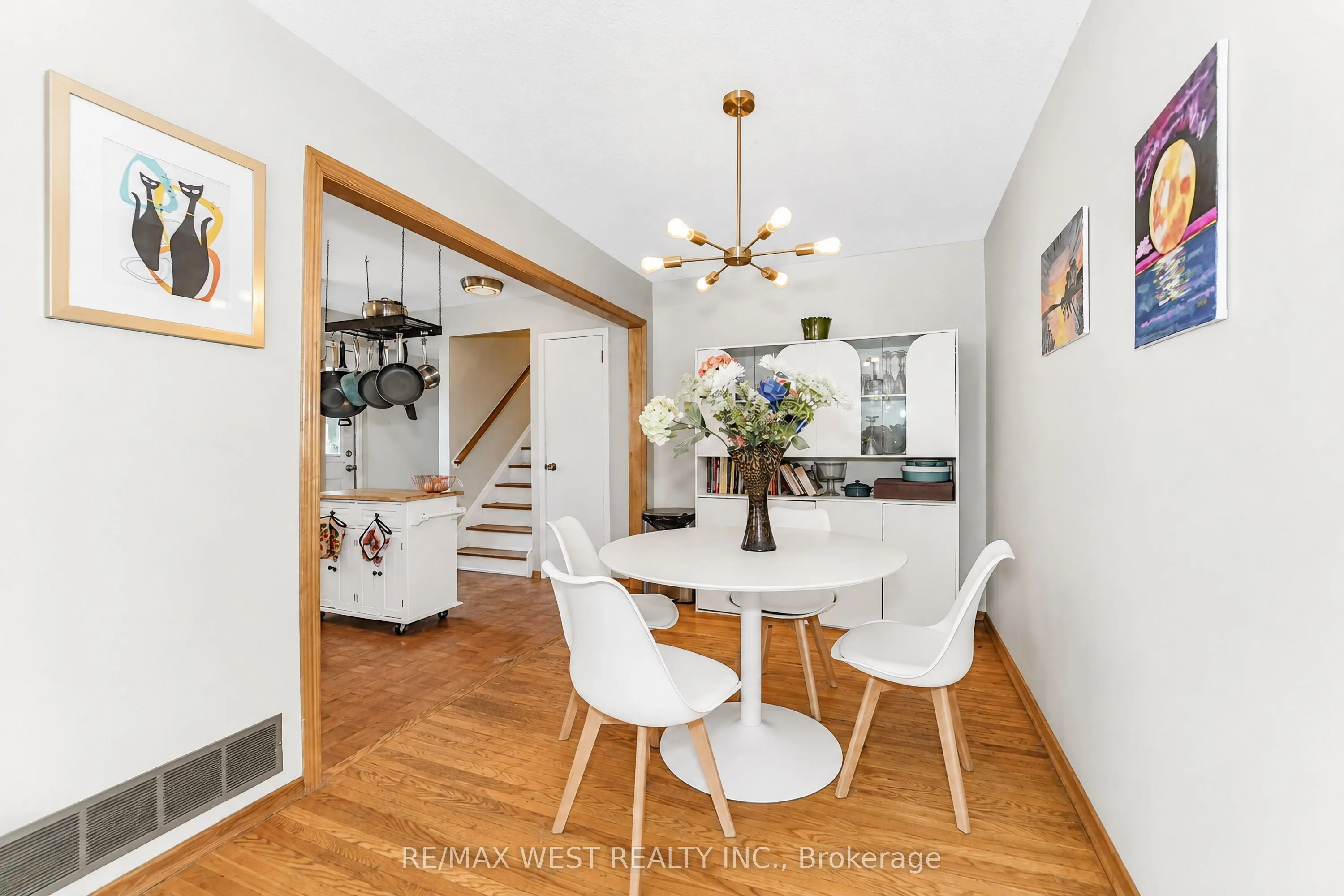 1105 Valley Court